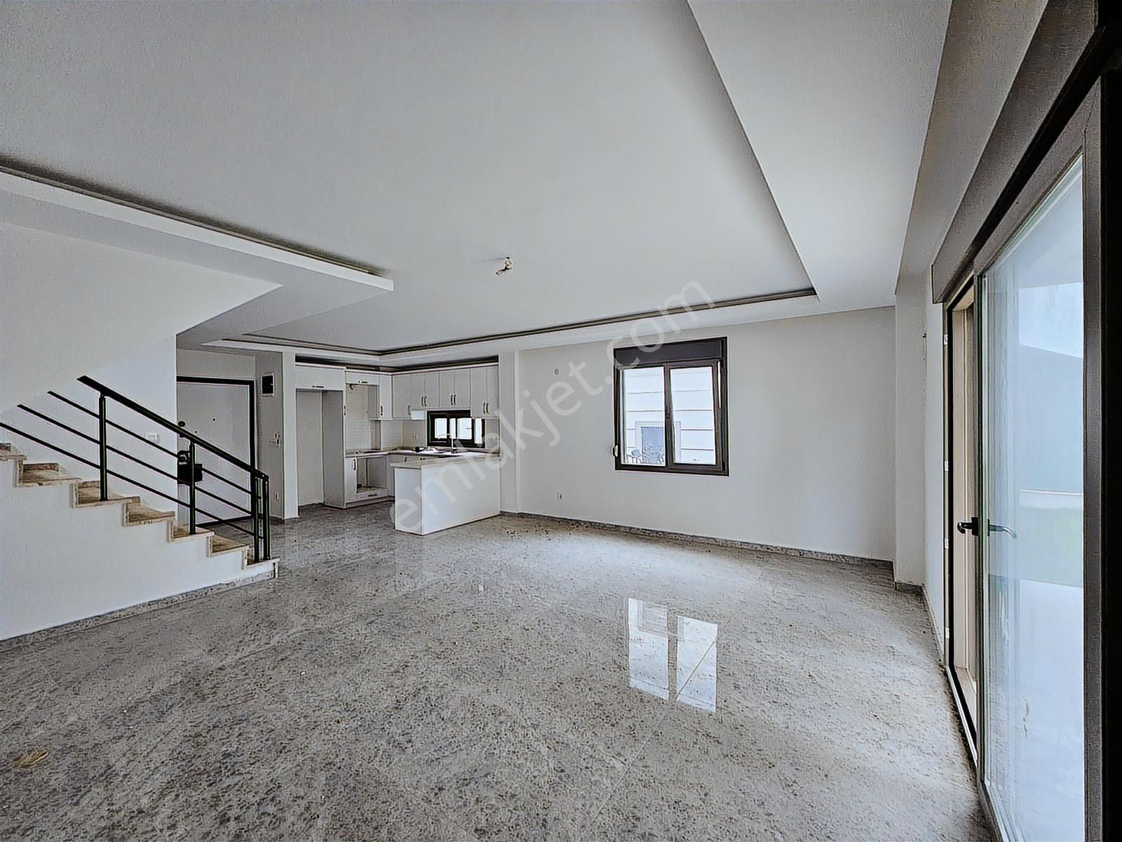 Altınova Havuzlu Sitede Satılık Açık Konum 3+1 Müstakil Villa - Görsel 12