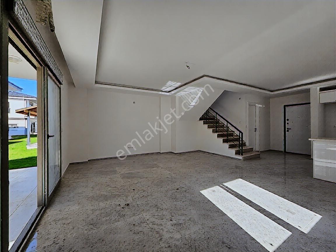 Altınova Havuzlu Sitede Satılık Açık Konum 3+1 Müstakil Villa - Görsel 7