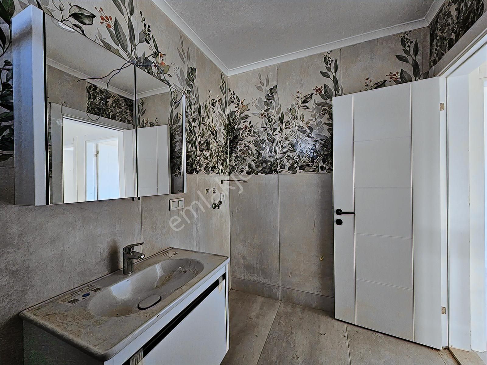Altınova Havuzlu Sitede Satılık Açık Konum 3+1 Müstakil Villa - Görsel 34