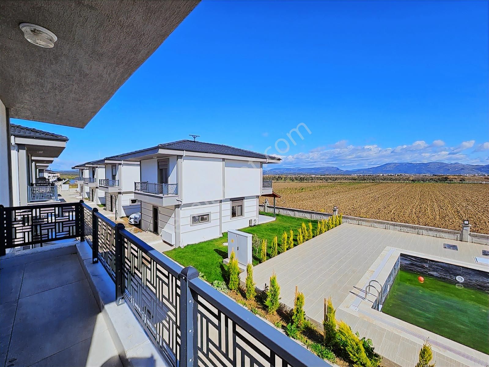 Altınova Havuzlu Sitede Satılık Açık Konum 3+1 Müstakil Villa - Görsel 29