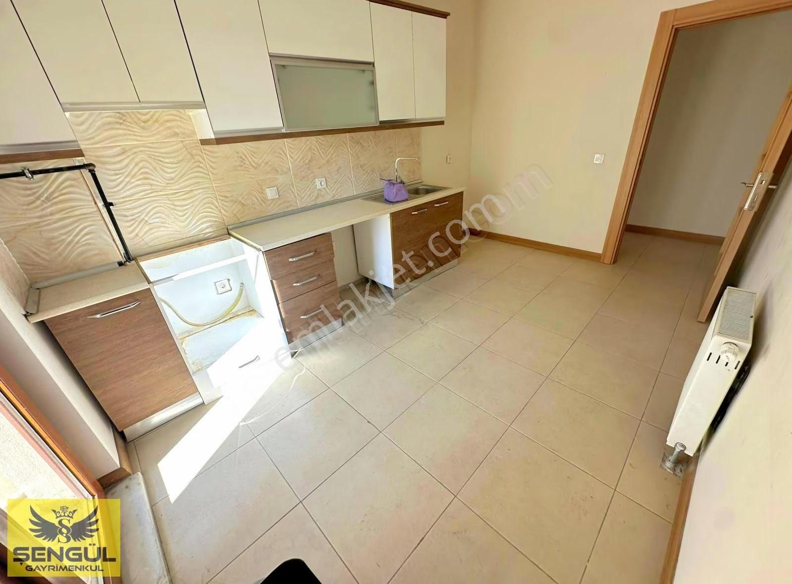 Şengül Gayrimenkul'den Kayaköy Tokide 3+1 Arakat Kiralık Daire