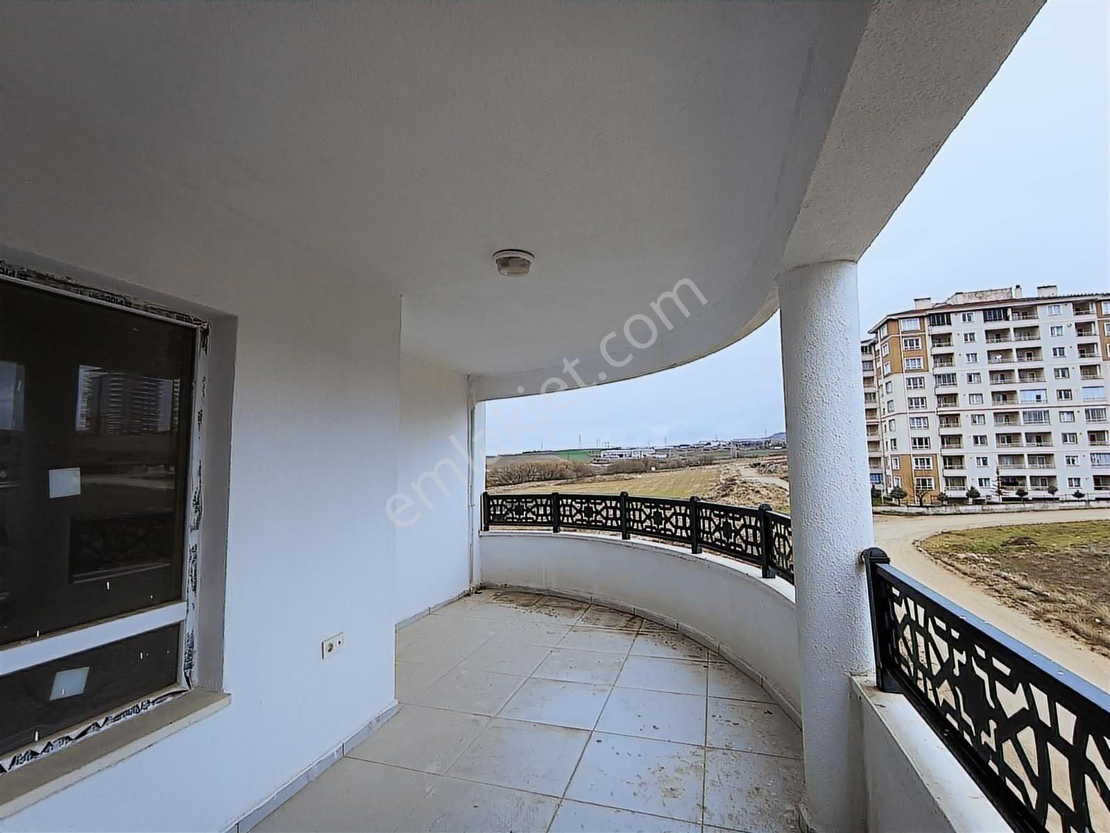 111'den Geniş Ve Kullanışlı Lüks 3+1 Kiralık Daire - Görsel 4
