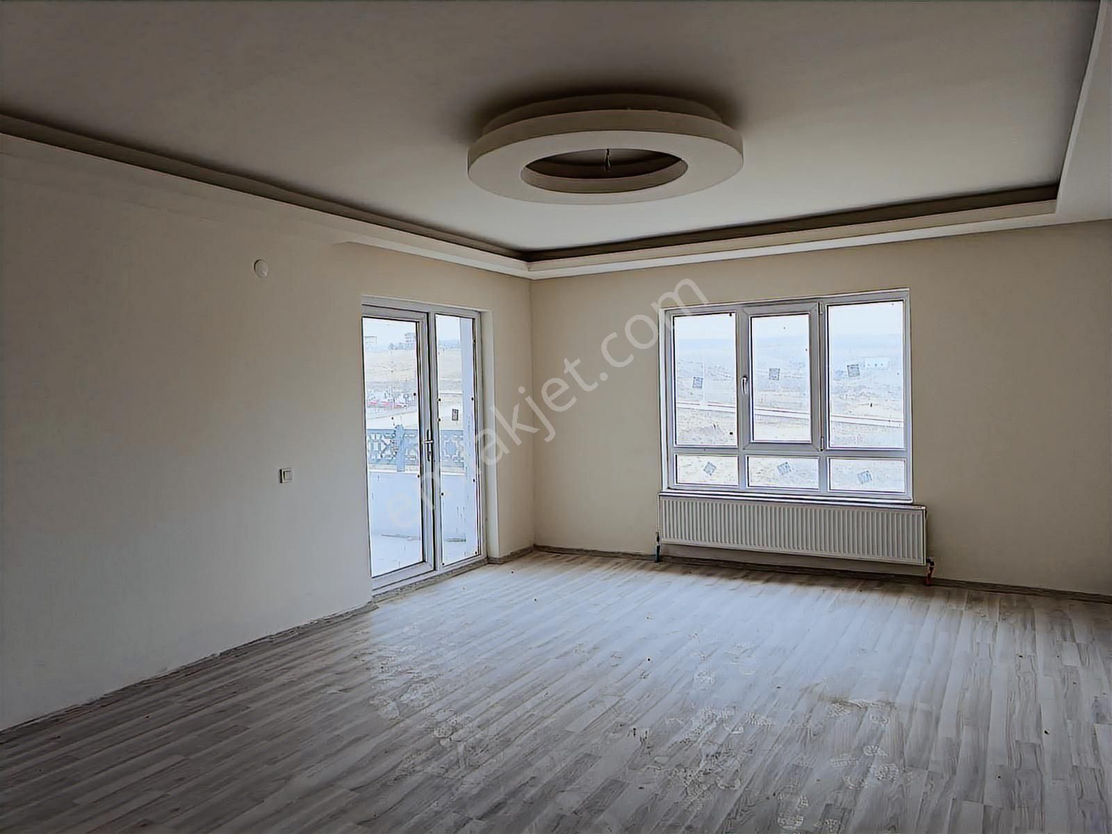 111'den Geniş Ve Kullanışlı Lüks 3+1 Kiralık Daire - Görsel 2