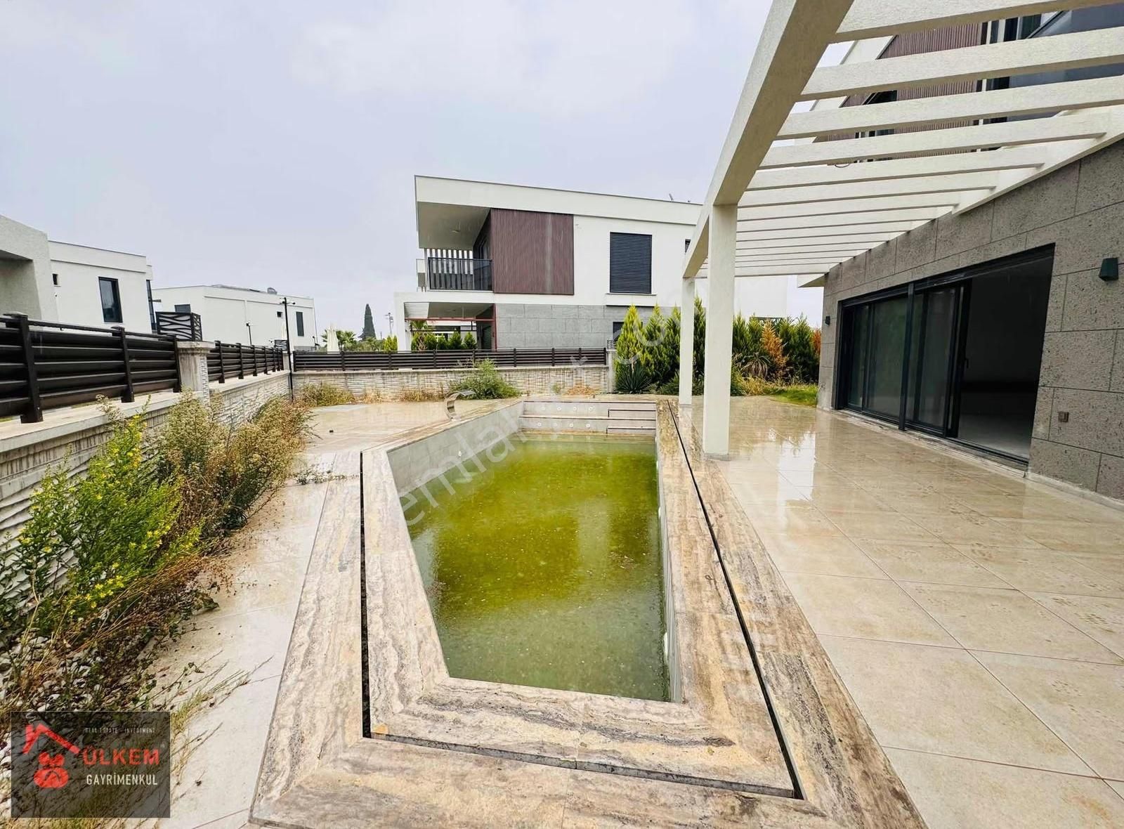 Kuşadası Satılık Tek Müstakil Özel Havuzlu Ultra Lüks Villa - Görsel 2