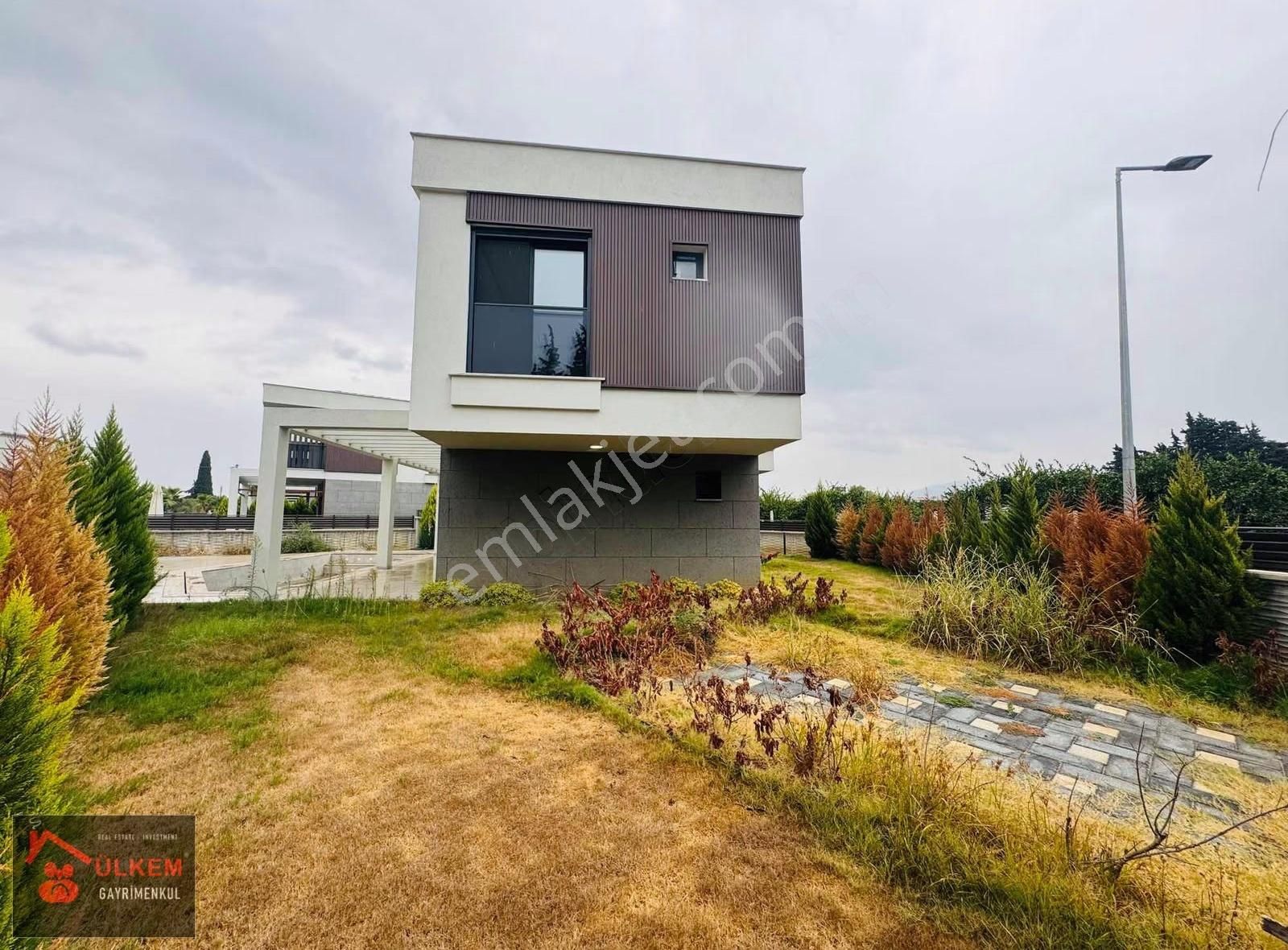 Kuşadası Satılık Tek Müstakil Özel Havuzlu Ultra Lüks Villa - Görsel 21