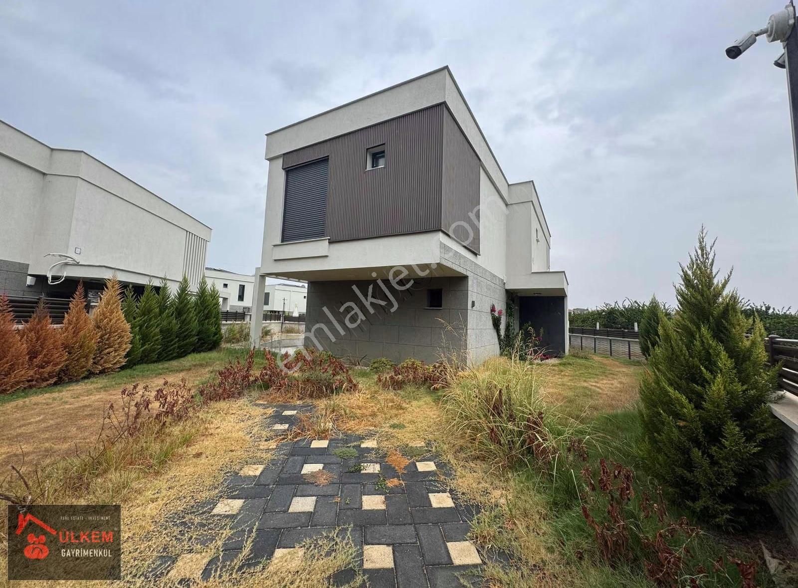 Kuşadası Satılık Tek Müstakil Özel Havuzlu Ultra Lüks Villa - Görsel 12