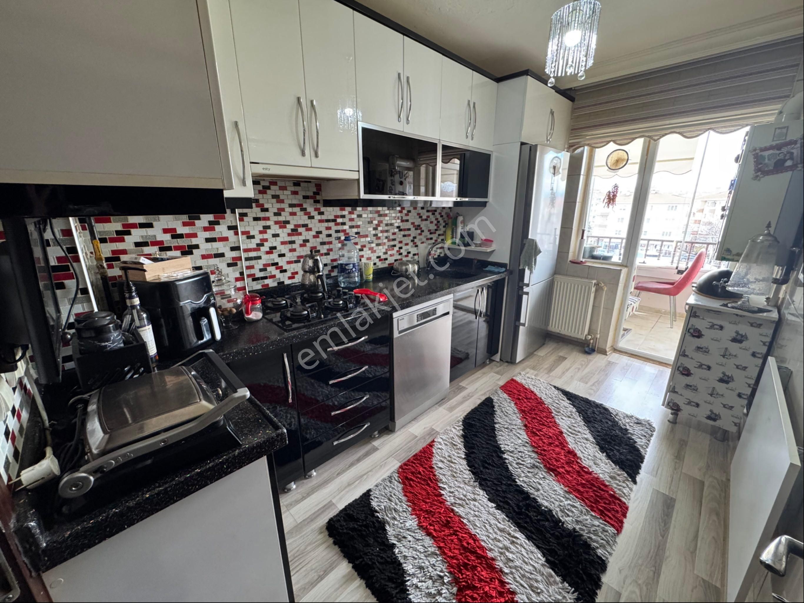 Ahi Evran Mh'de Bağımsız Kredi Limitsiz 3.katta Genç 3+1 Daire - Görsel 3