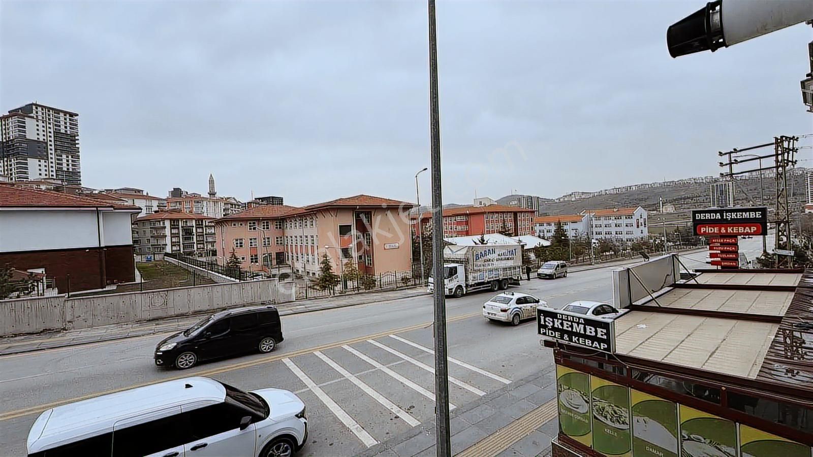 Cadde Üzerinde 3+1 Katta Full Yapılı Satılık Daire - Görsel 17