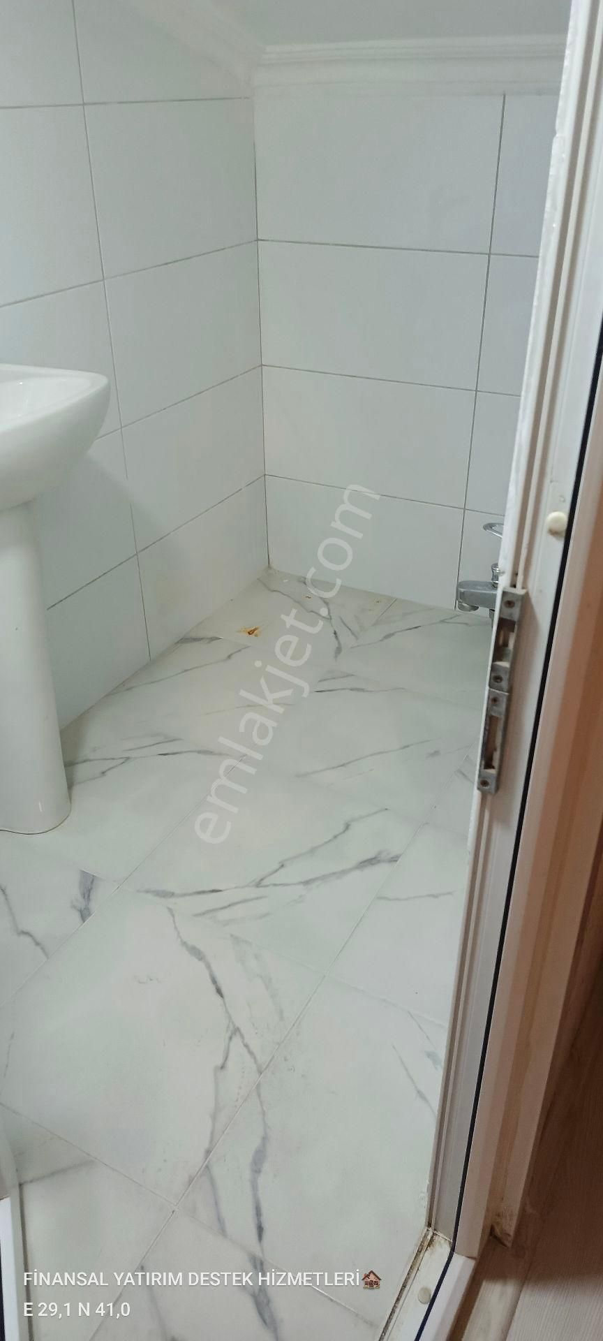 Ümraniye Armağanevler Mahallesi Metro Yürüme Mesafesi 1+1 65 Metre Teras Lı Daire Kiralık Eşyalı - Görsel 3