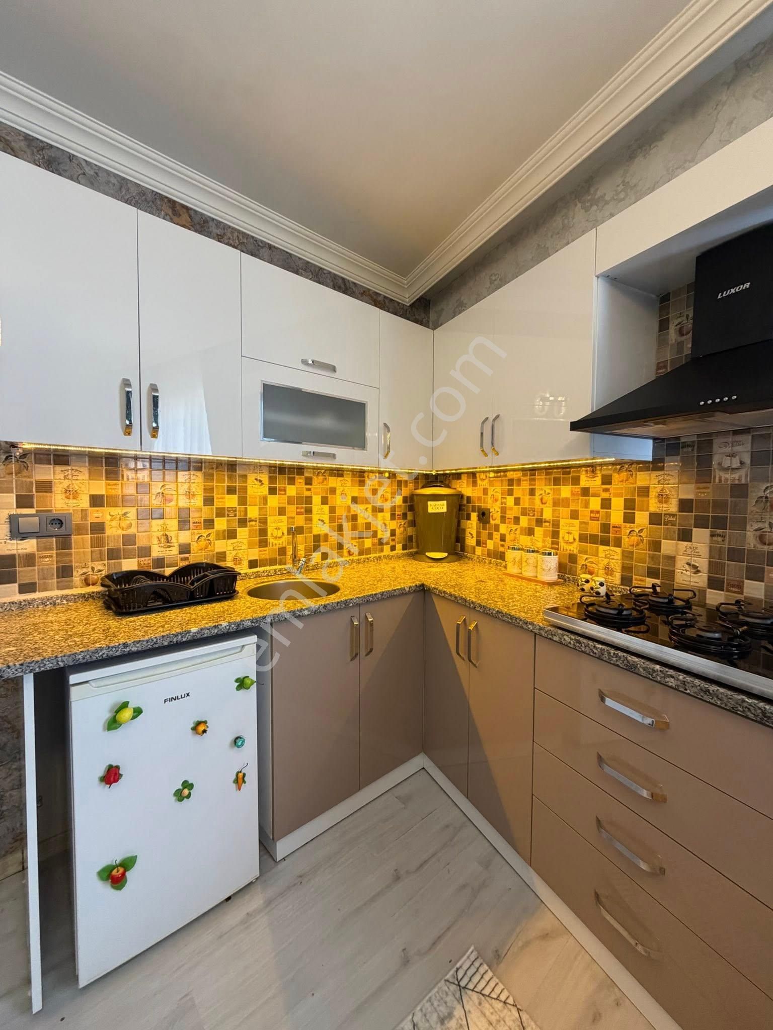 Aile Apartmanında Asansörlü Eşyalı Doğalgazlı 1+1 Daire - Görsel 19