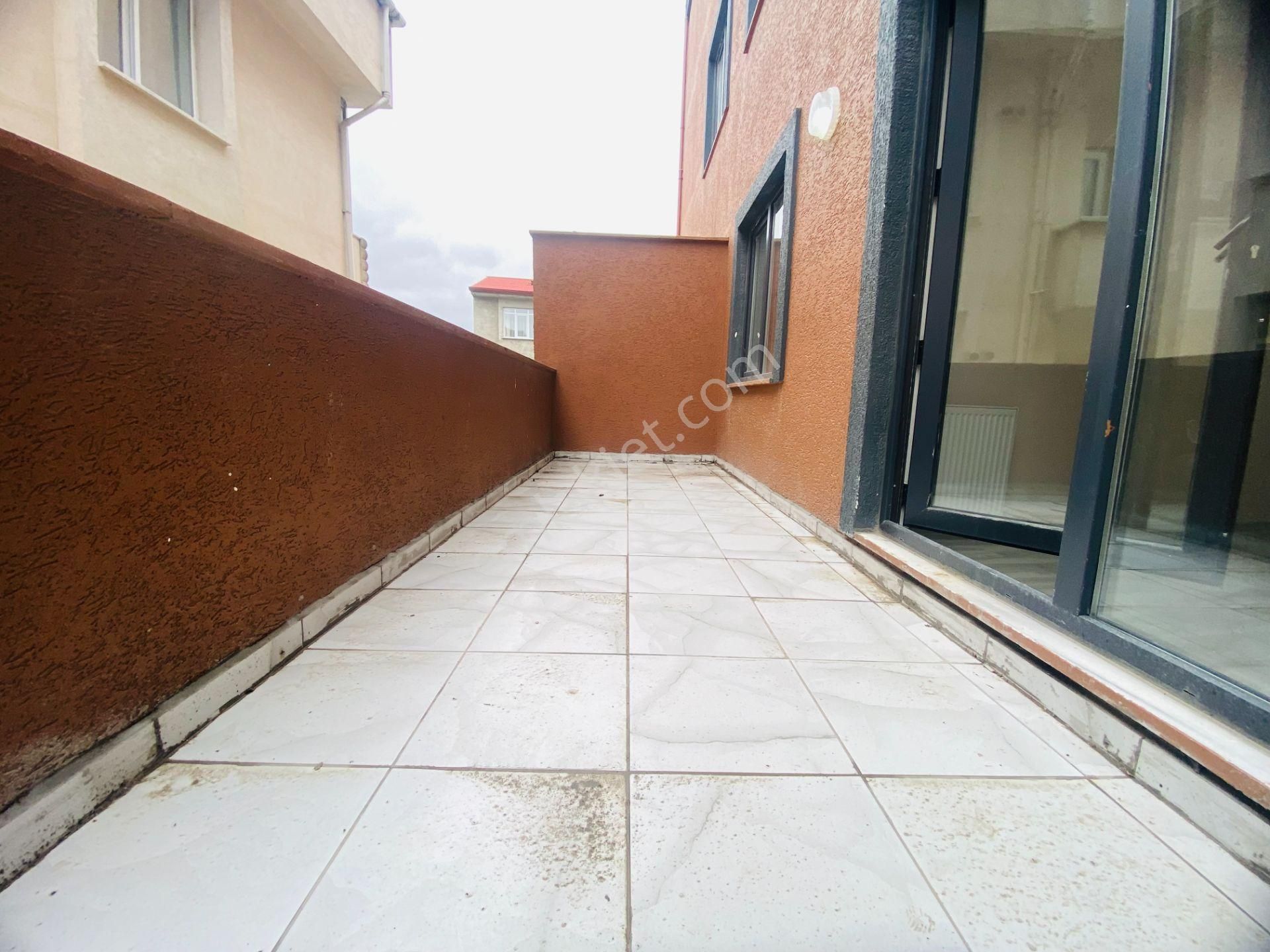 Güven'den Kapaklı'da Cadde Üstünde Ön Cephe Teraslı 2+1 Daire - Görsel 15