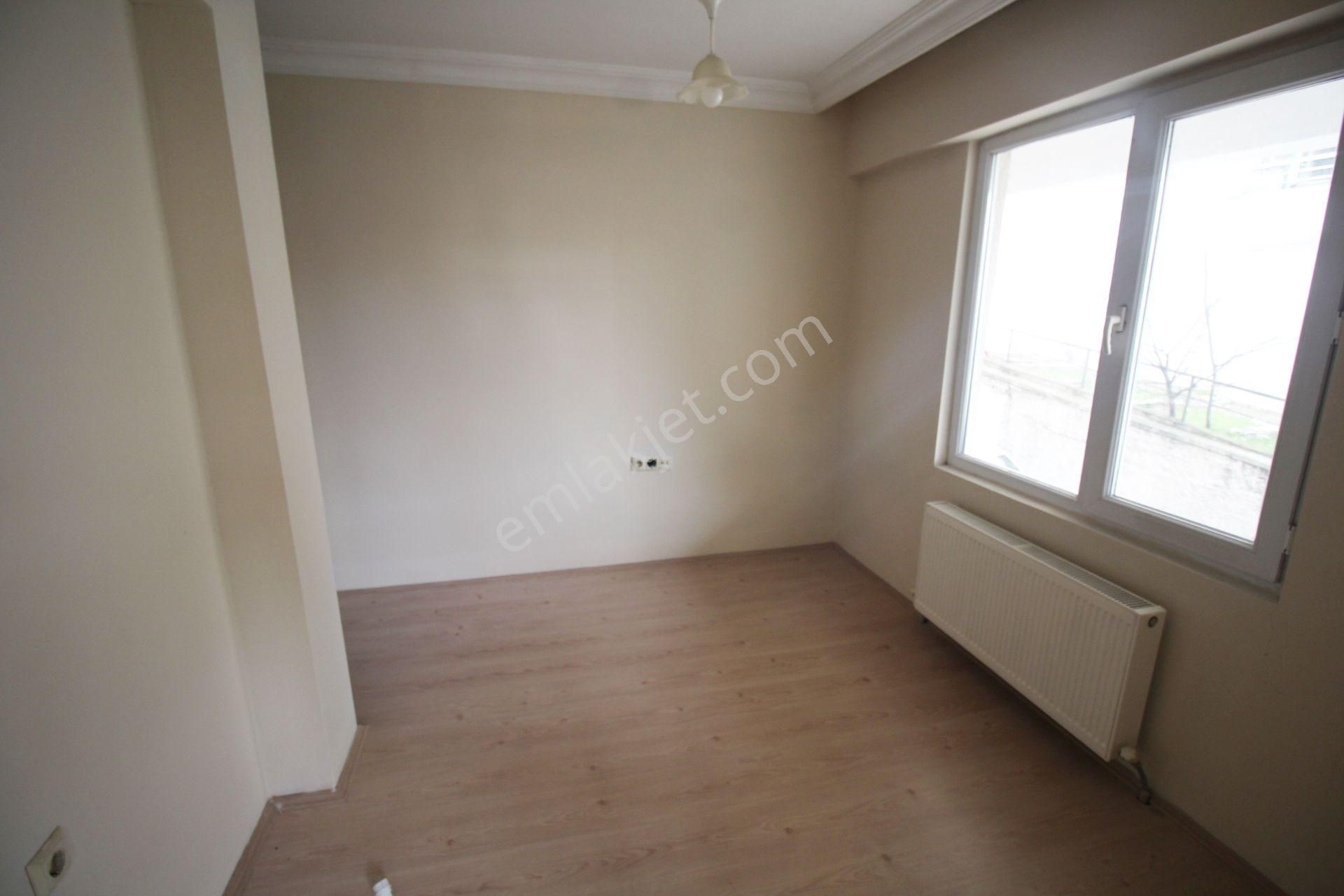 Krc'den Merkezi Lokasyonda Okula Belediyeye Yakın 2+1 Kiralık Daire - Görsel 6