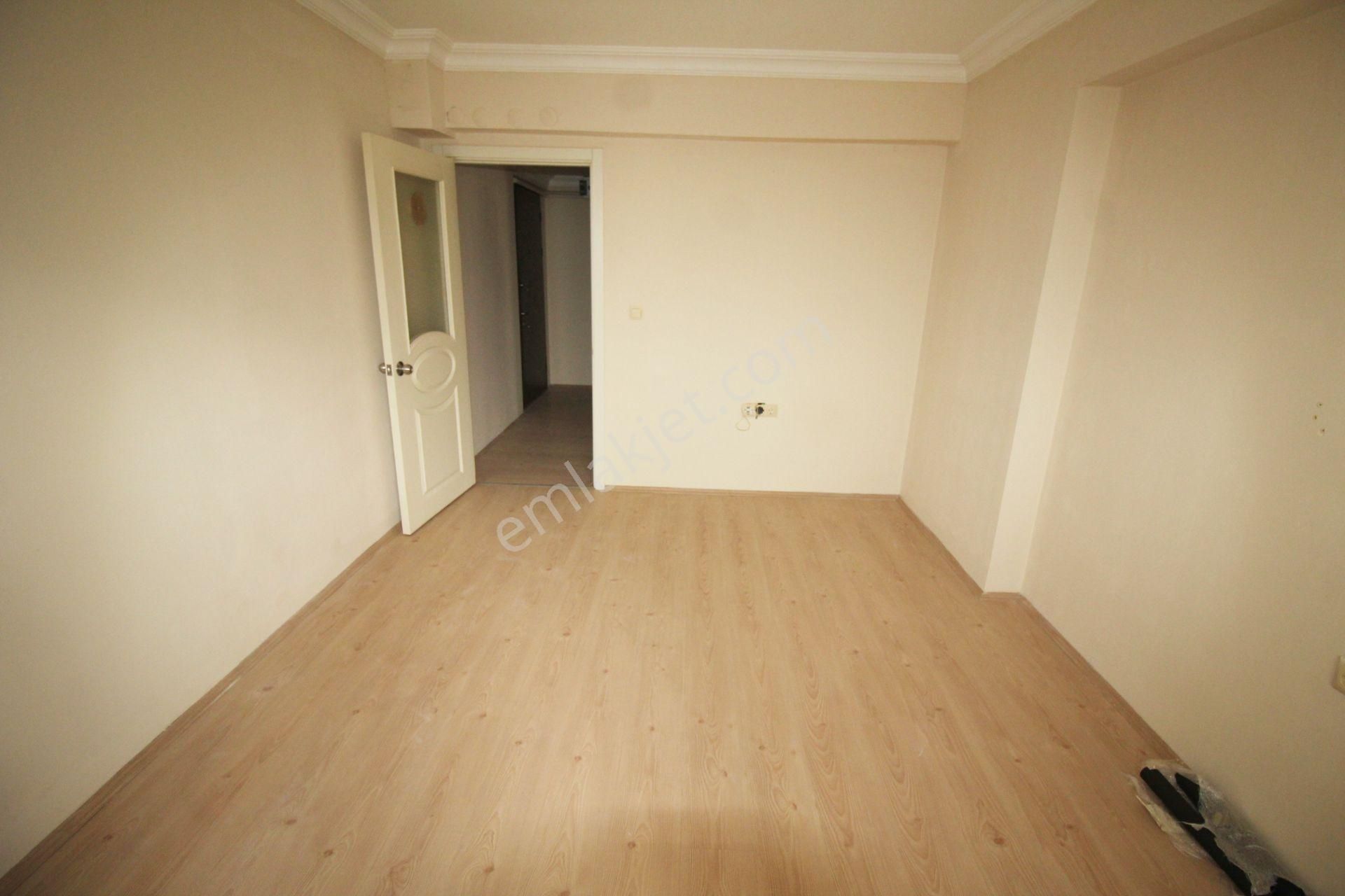 Krc'den Merkezi Lokasyonda Okula Belediyeye Yakın 2+1 Kiralık Daire - Görsel 3