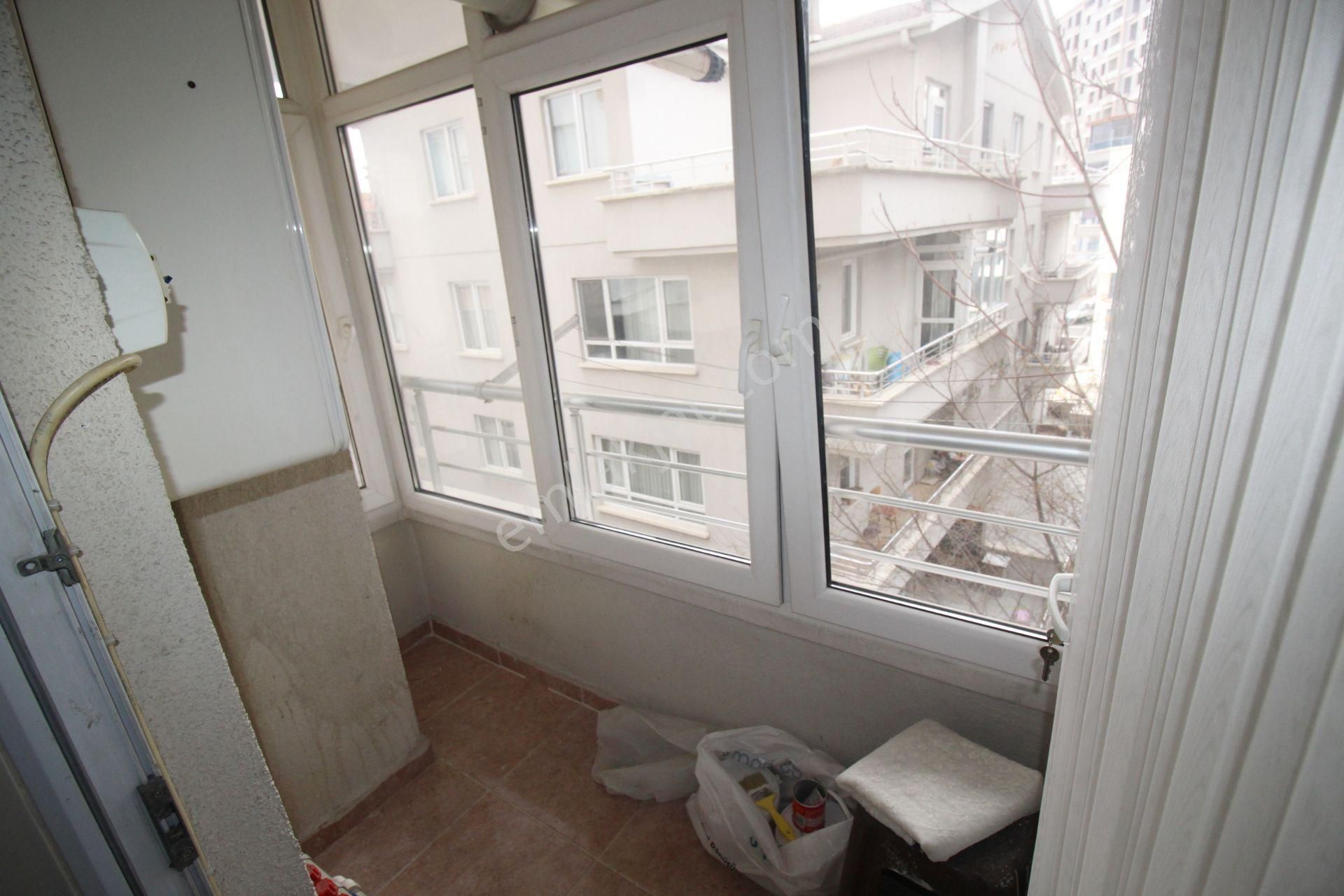 Krc'den Merkezi Lokasyonda Okula Belediyeye Yakın 2+1 Kiralık Daire - Görsel 8