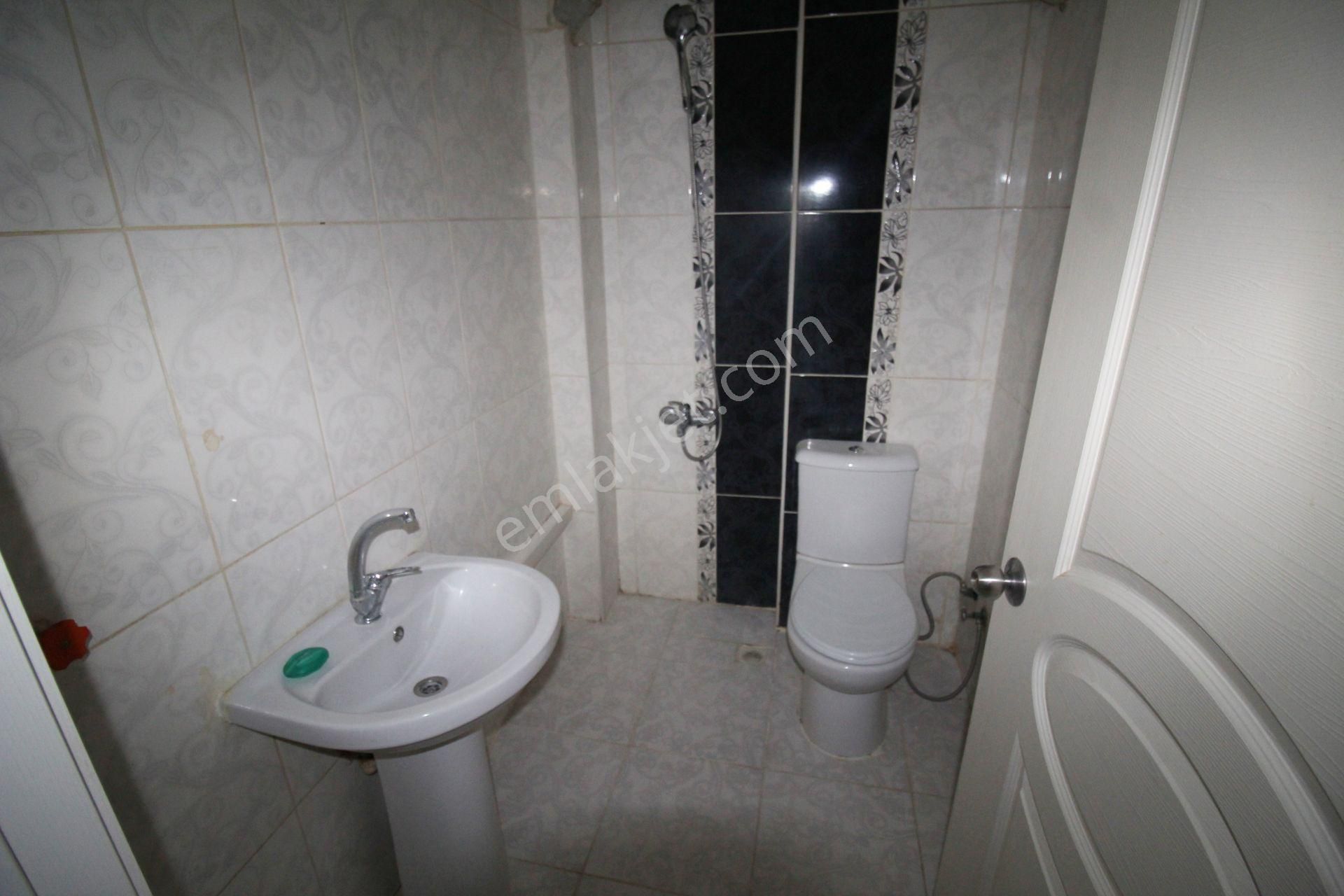 Krc'den Merkezi Lokasyonda Okula Belediyeye Yakın 2+1 Kiralık Daire - Görsel 11