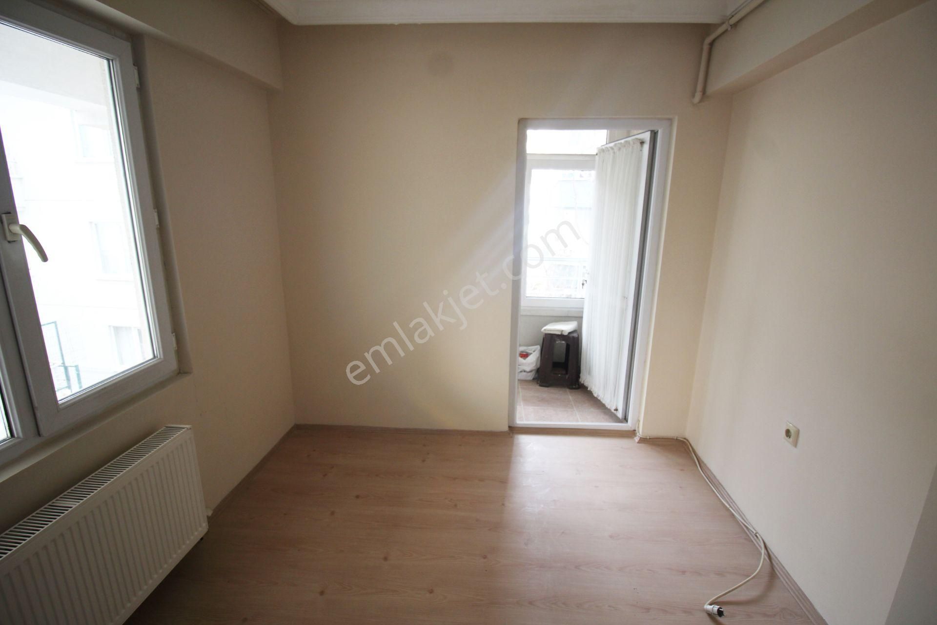 Krc'den Merkezi Lokasyonda Okula Belediyeye Yakın 2+1 Kiralık Daire - Görsel 7