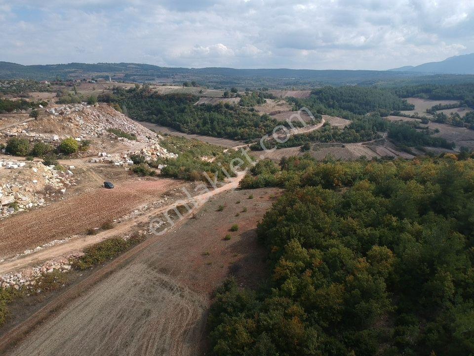 Bilecik Gölpazarı Büyüksusuz 2228 M2 Yola Cephe Köy Manzaralı - Görsel 5