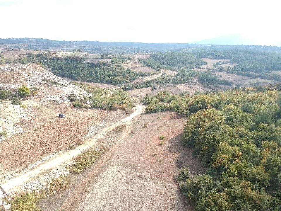 Bilecik Gölpazarı Büyüksusuz 2228 M2 Yola Cephe Köy Manzaralı - Görsel 9