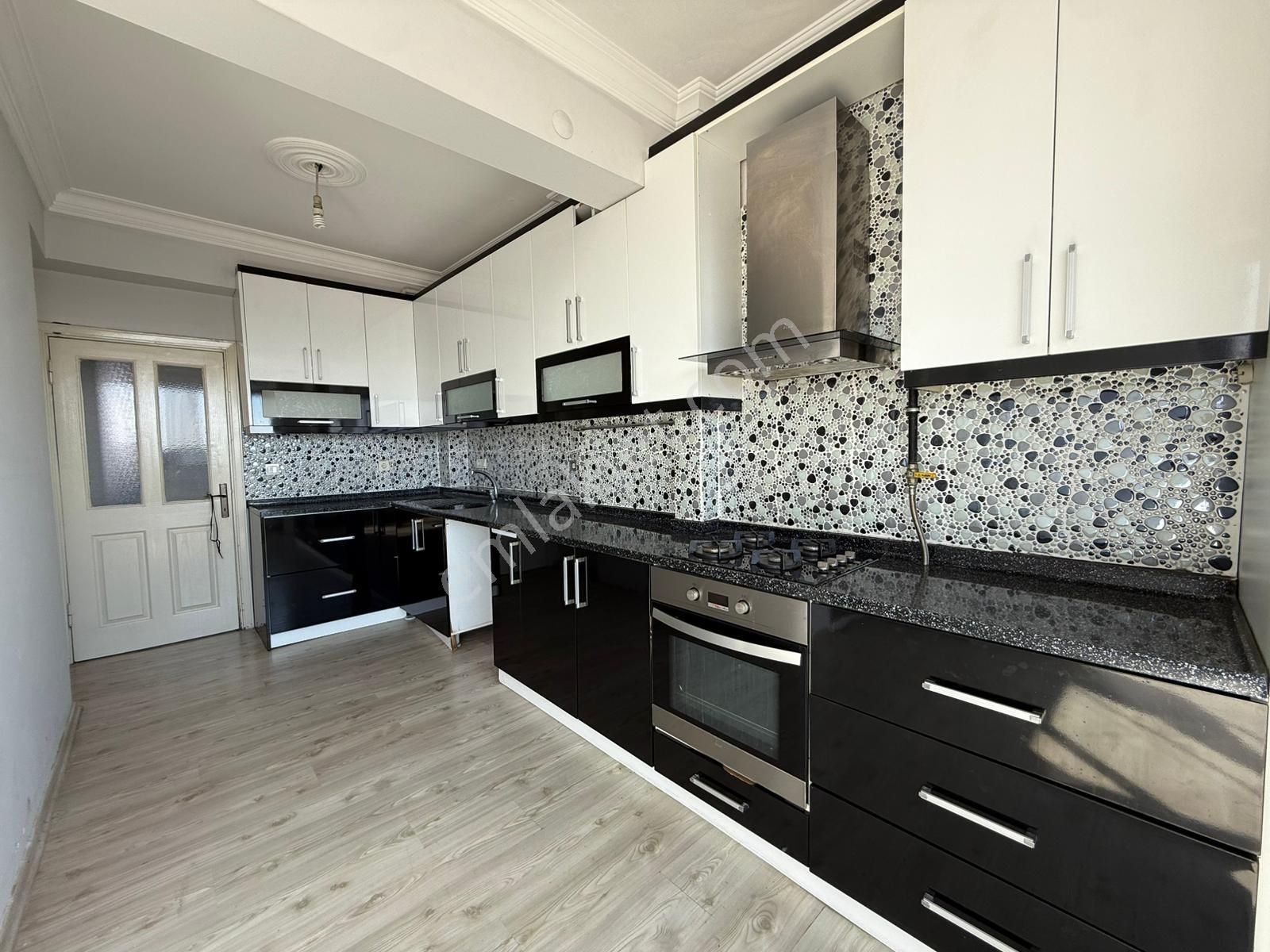 A.türkeş Blv Üzeri/valilik Cvr/3+1/k.mutfak/kombili/ankastreli ! - Görsel 12