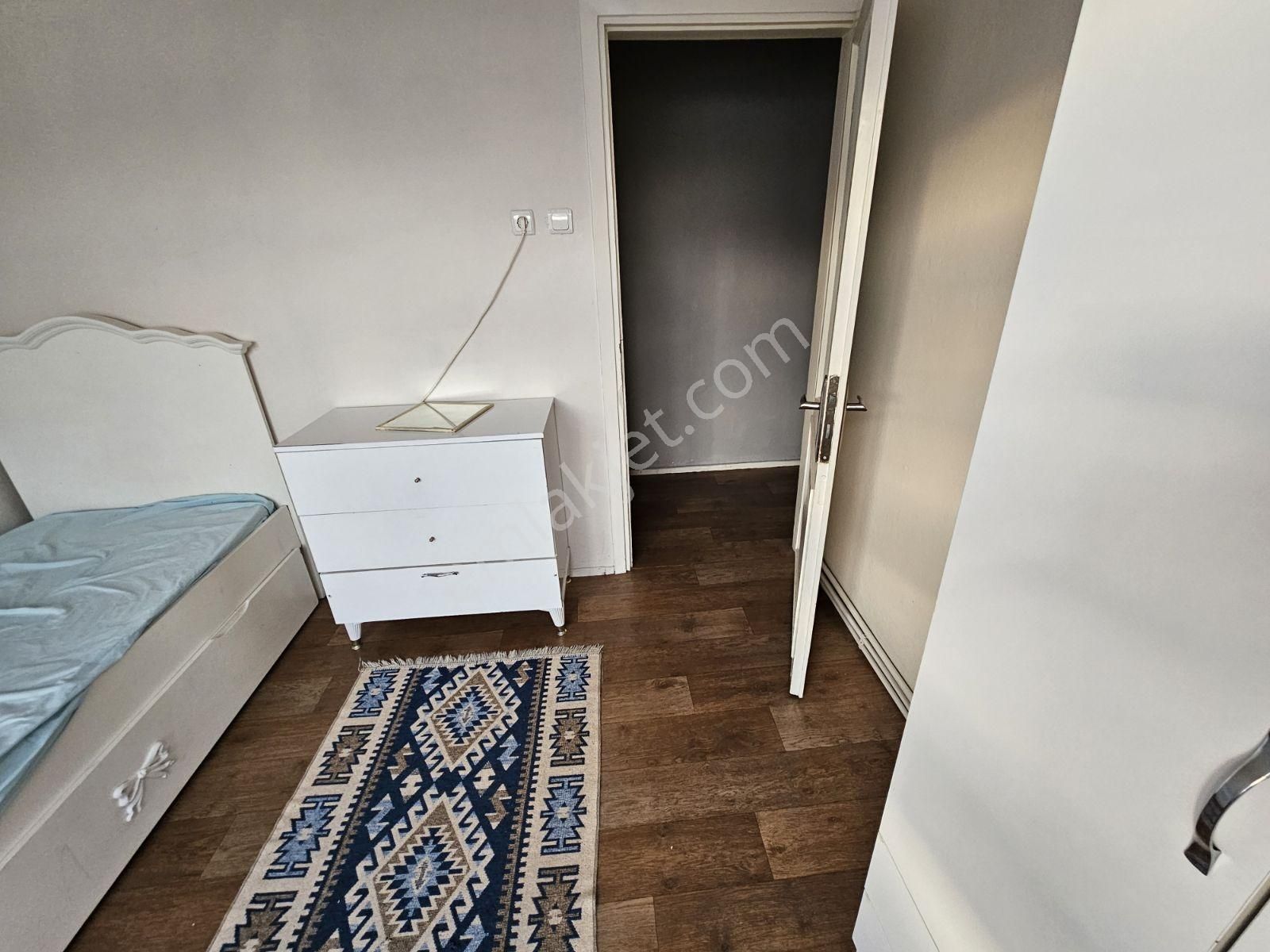 Kocamustafapaşa Merkez De Bayana Tek Oda Eşyalı 3.kat Paylaşımlı - Görsel 16