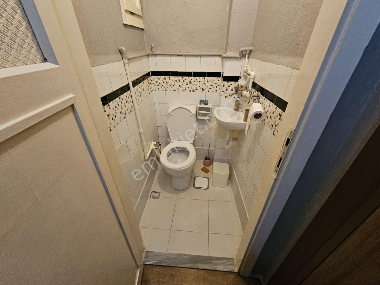 Kocamustafapaşa Merkez De Bayana Tek Oda Eşyalı 3.kat Paylaşımlı - Görsel 11