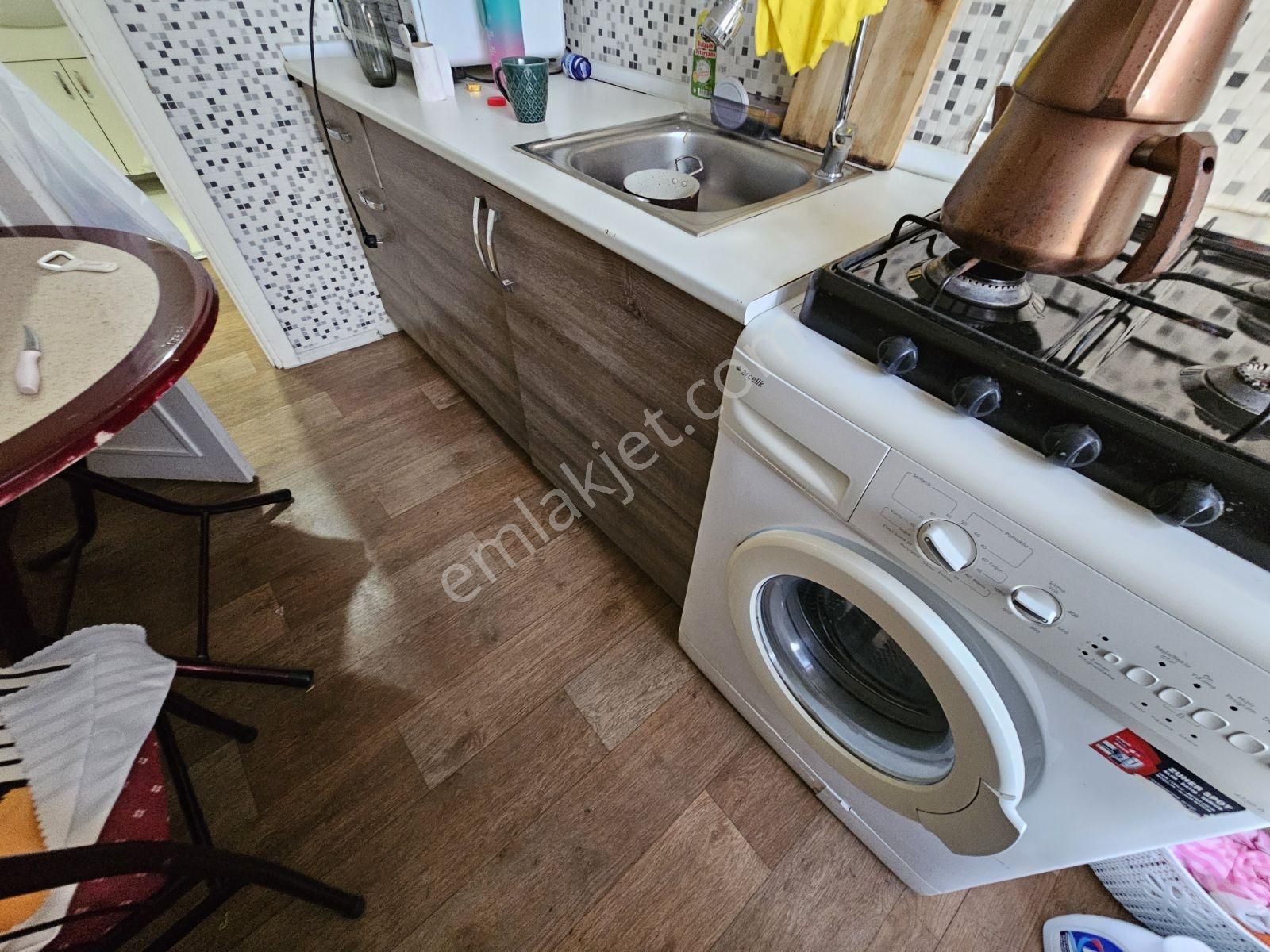 Kocamustafapaşa Merkez De Bayana Tek Oda Eşyalı 3.kat Paylaşımlı - Görsel 5