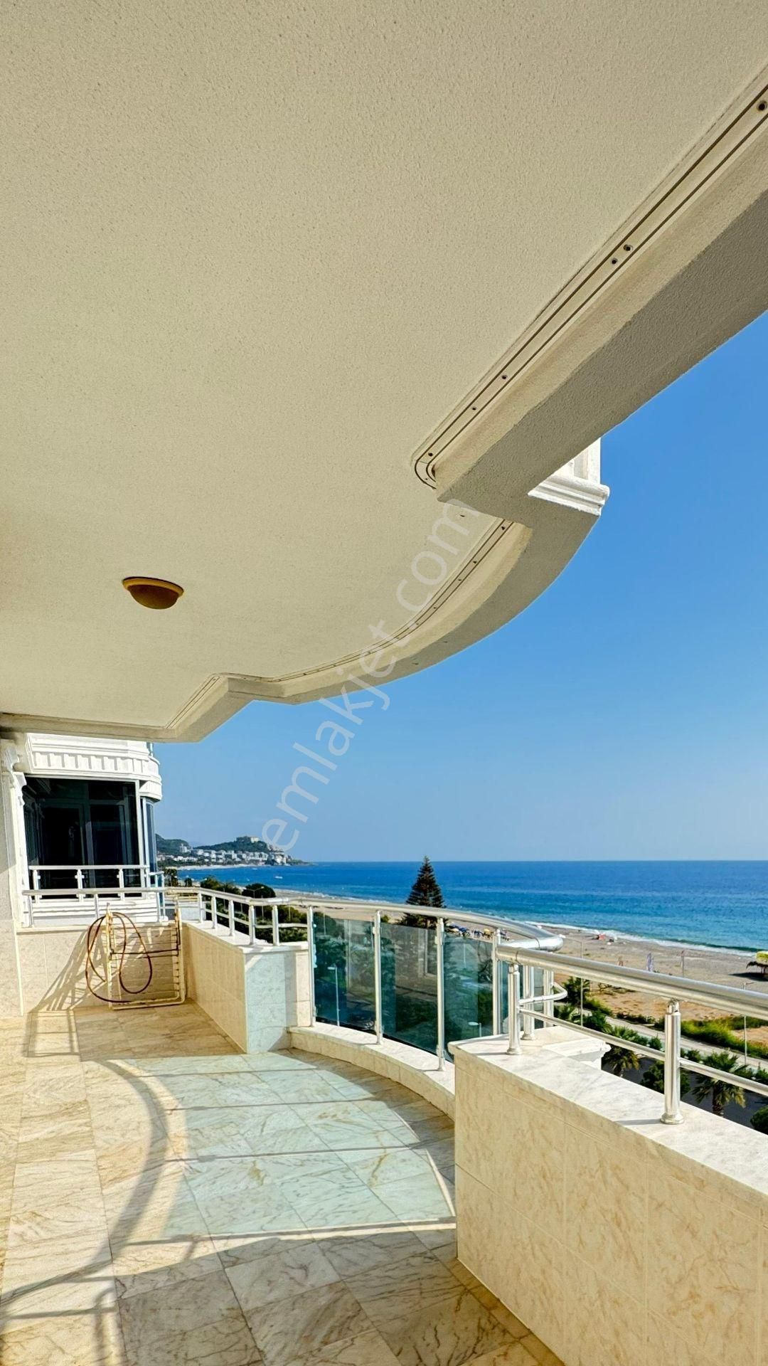 Alanya Mahmutlar’da Denize Sıfır, Full Deniz Manzaralı 2+1 Daire