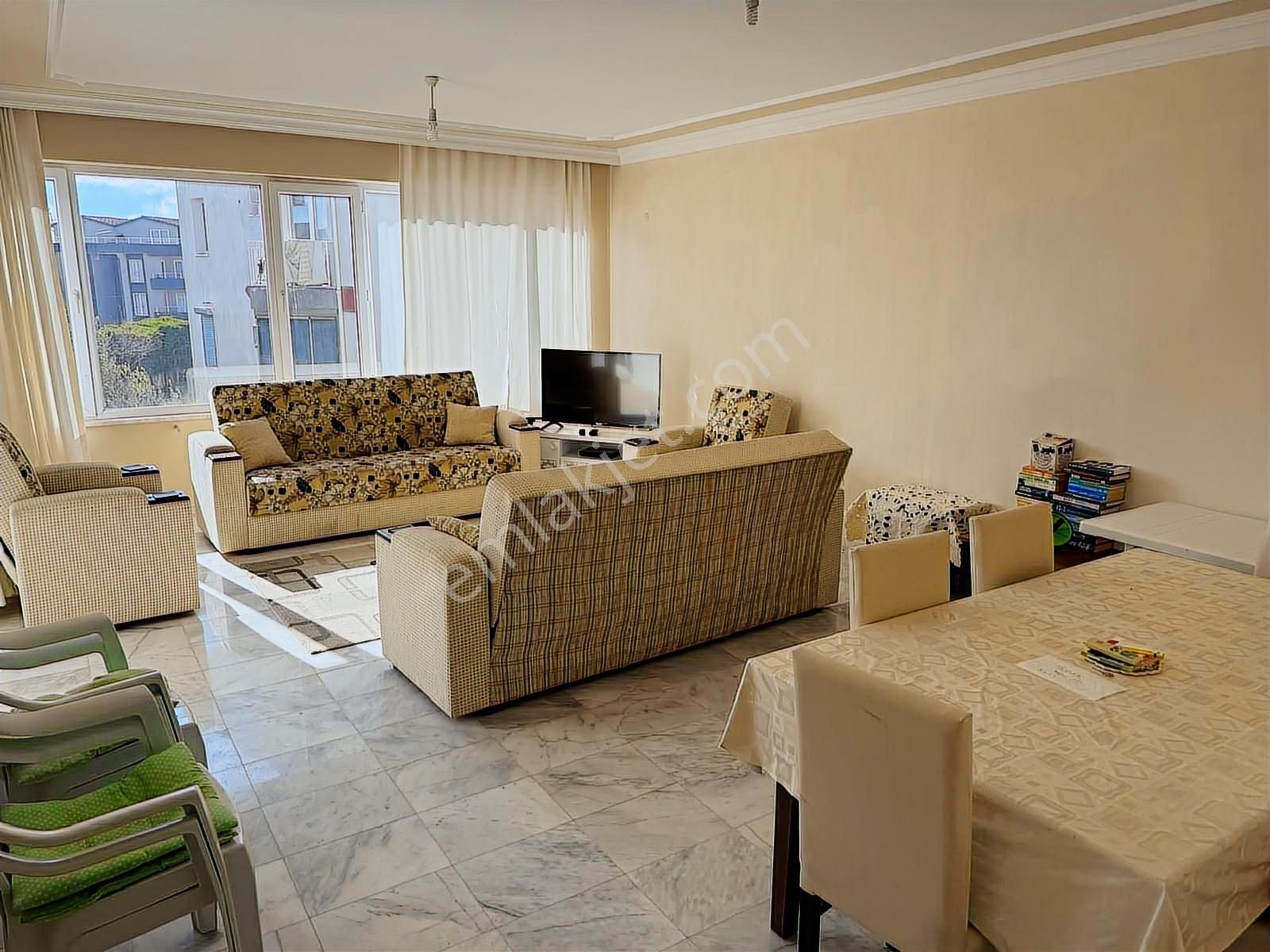 Kuşadası Deniz Manzaralı 3+1 Kapalı Mutfak Havuzlu Site Satılık - Görsel 17