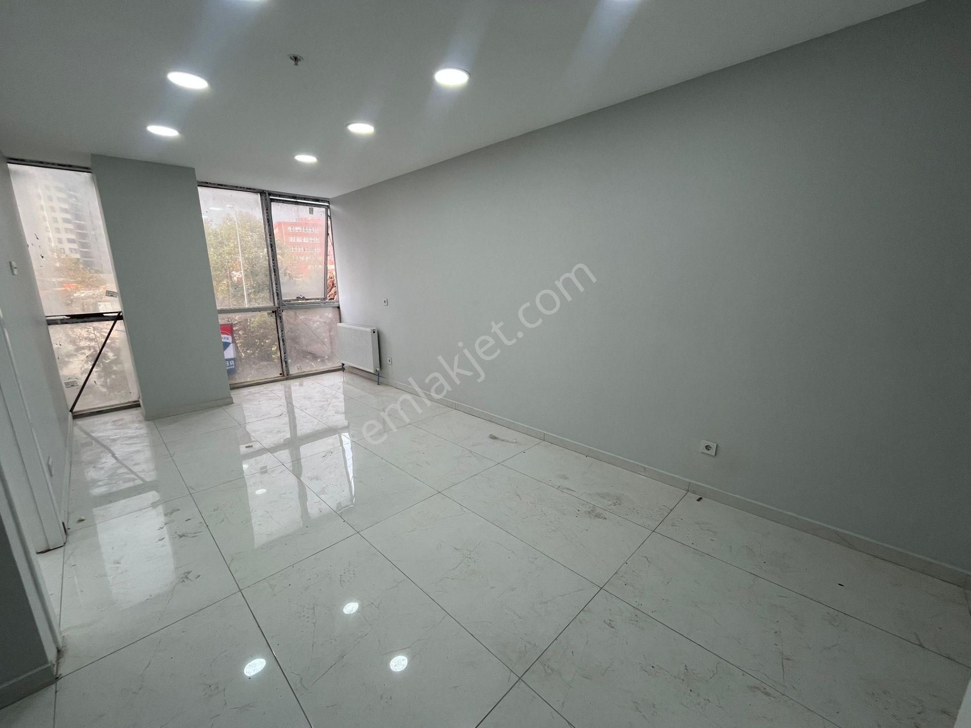 Remax'tan Mahmutbey Metronun Dibinde Kiralık 1+1 Site Dairesi - Görsel 8