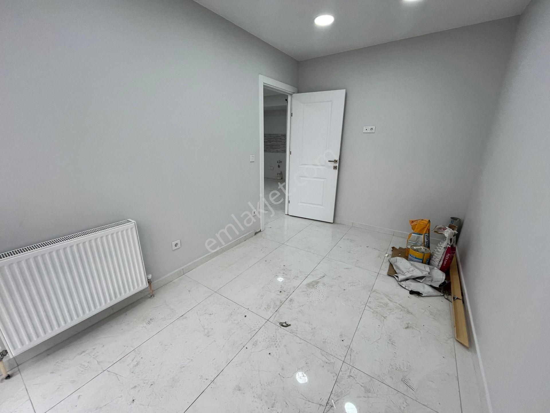 Remax'tan Mahmutbey Metronun Dibinde Kiralık 1+1 Site Dairesi - Görsel 12