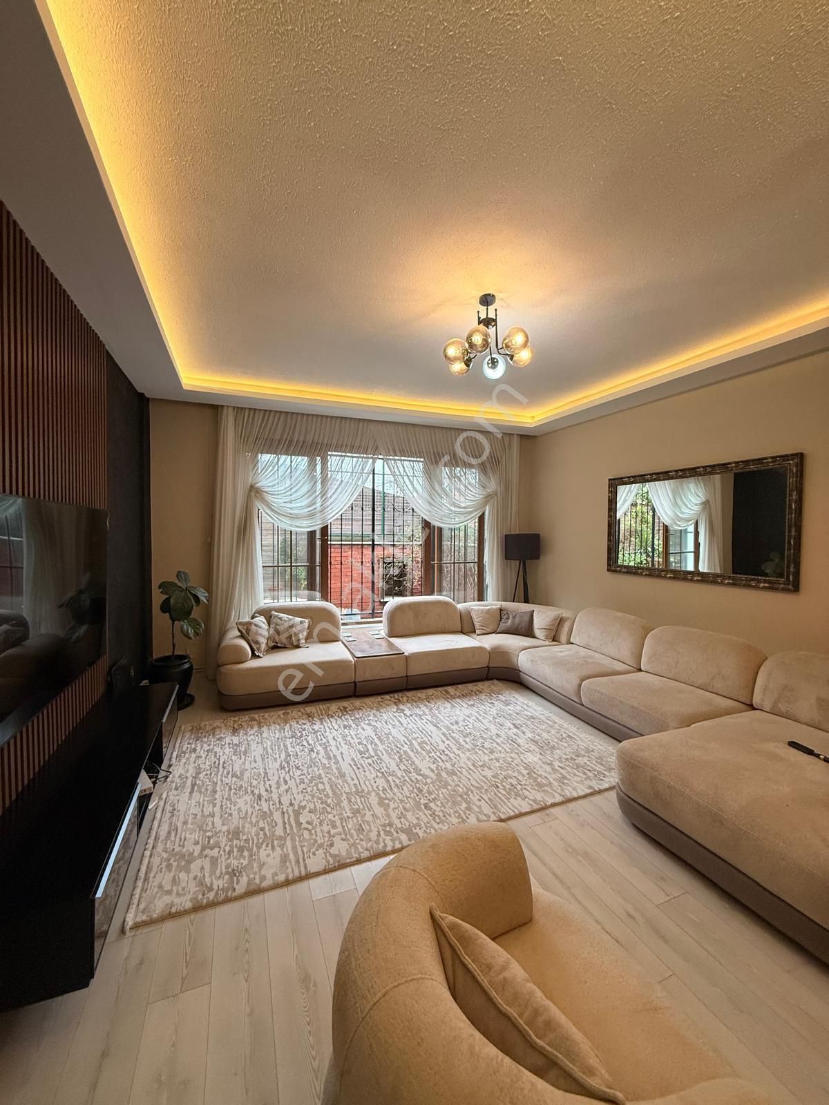 Göztepe’de Denize Yürüme Mesafesinde, Bahçeli, 6+2 Dubleks Satılık Müstakil Ev