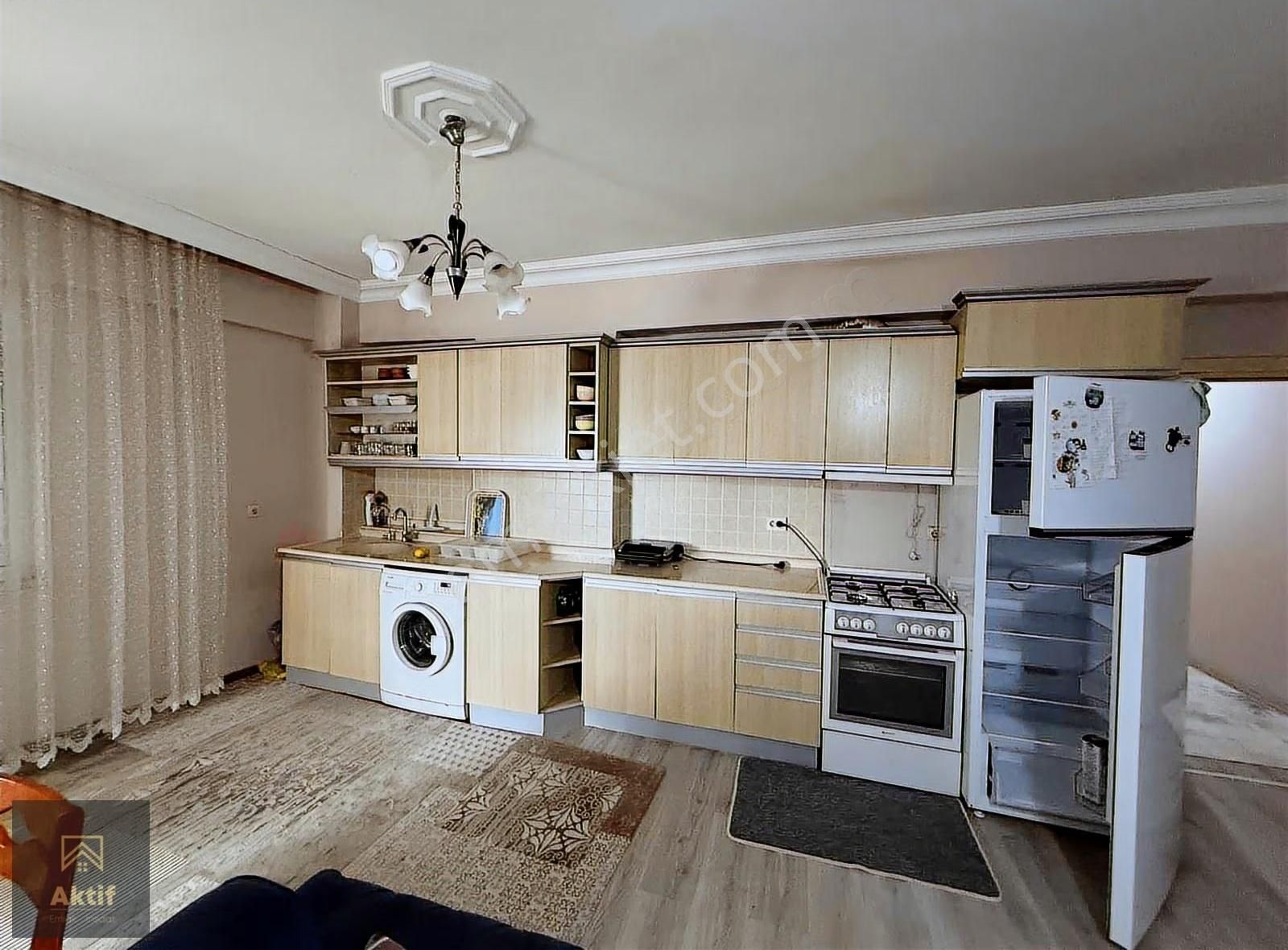 Altınovada 4+1 Kısmi Eşyalı Dublex - Görsel 8