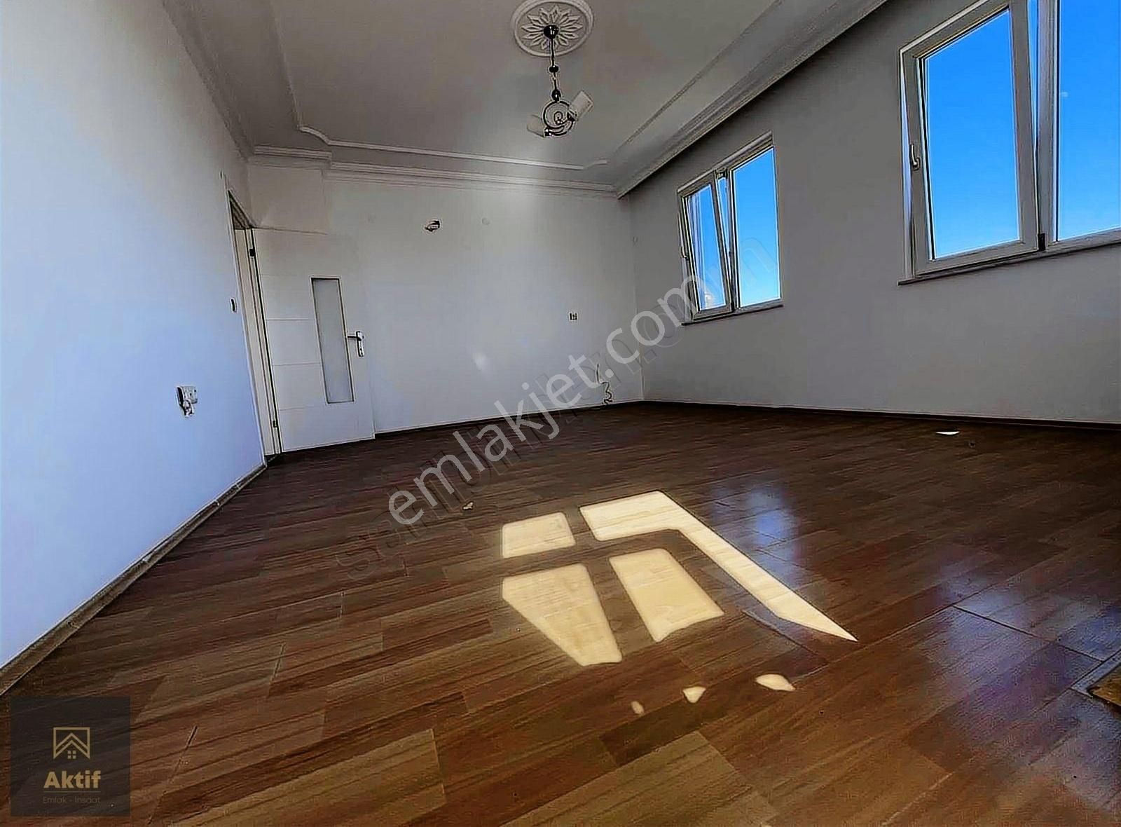 Karşıyaka Da Tramvaya 50 Mt Önü Açık 2+1 - Görsel 2