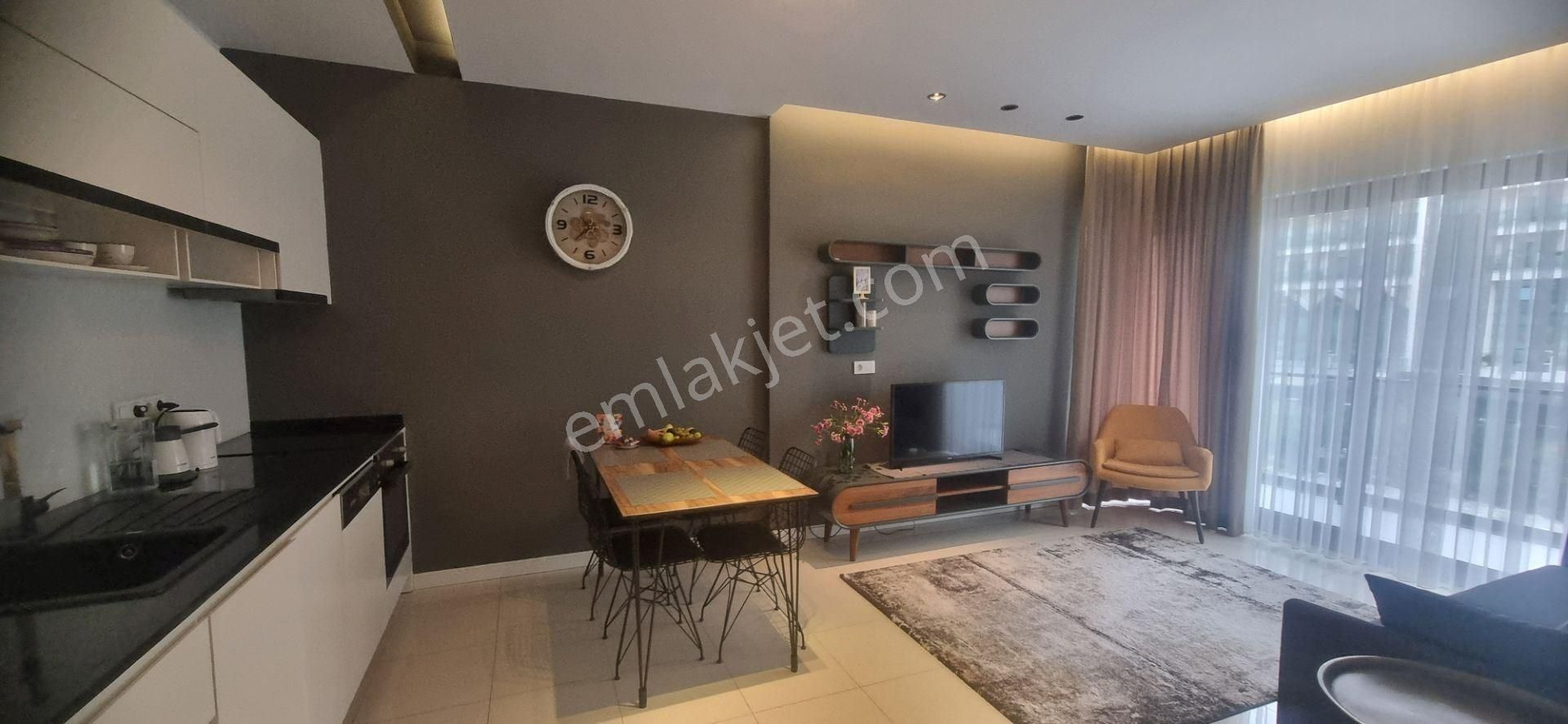 Alanya / Oba Göl’de Denize 100 M – Deniz Manzaralı 1+1 Satılık Daire