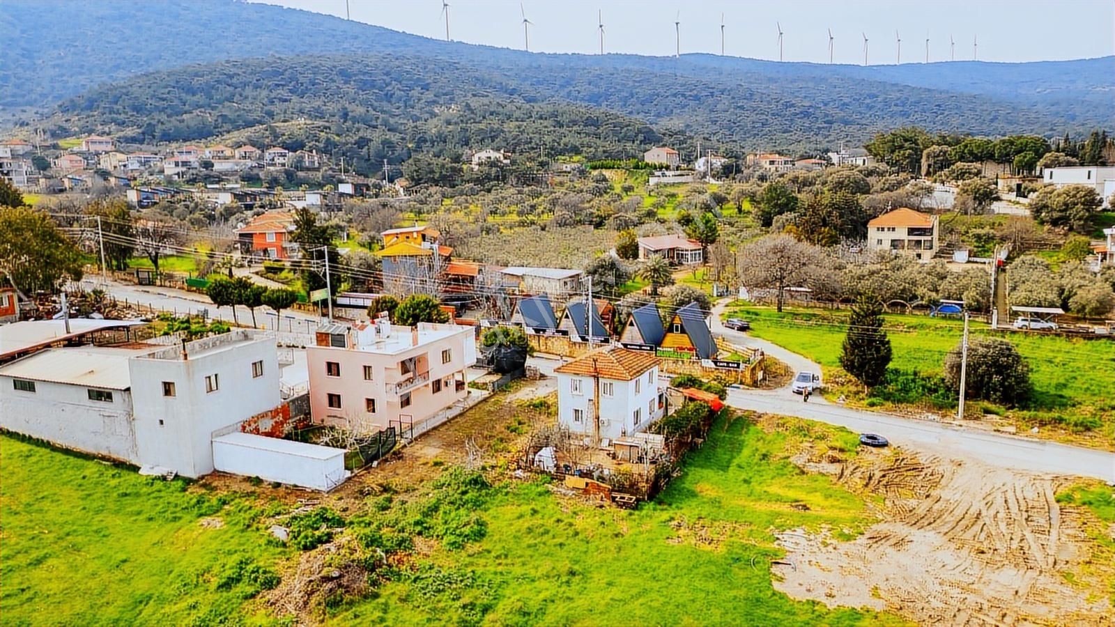 Foça Kozbeyli Köy Merkezinde Yol Üzeri Satılık Tarla - Görsel 33
