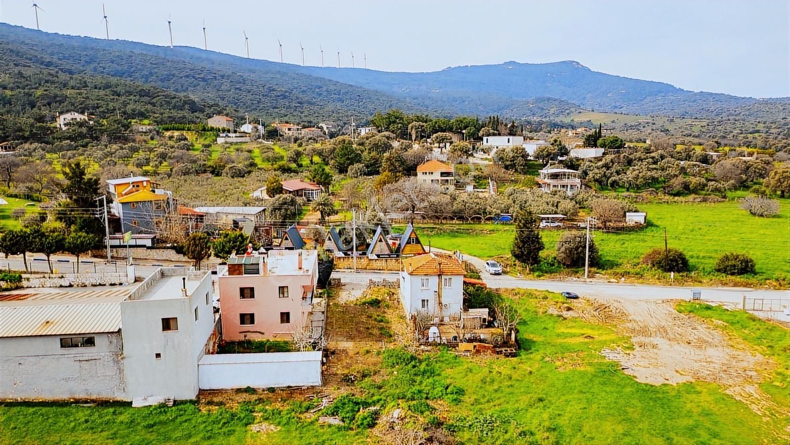 Foça Kozbeyli Köy Merkezinde Yol Üzeri Satılık Tarla - Görsel 32