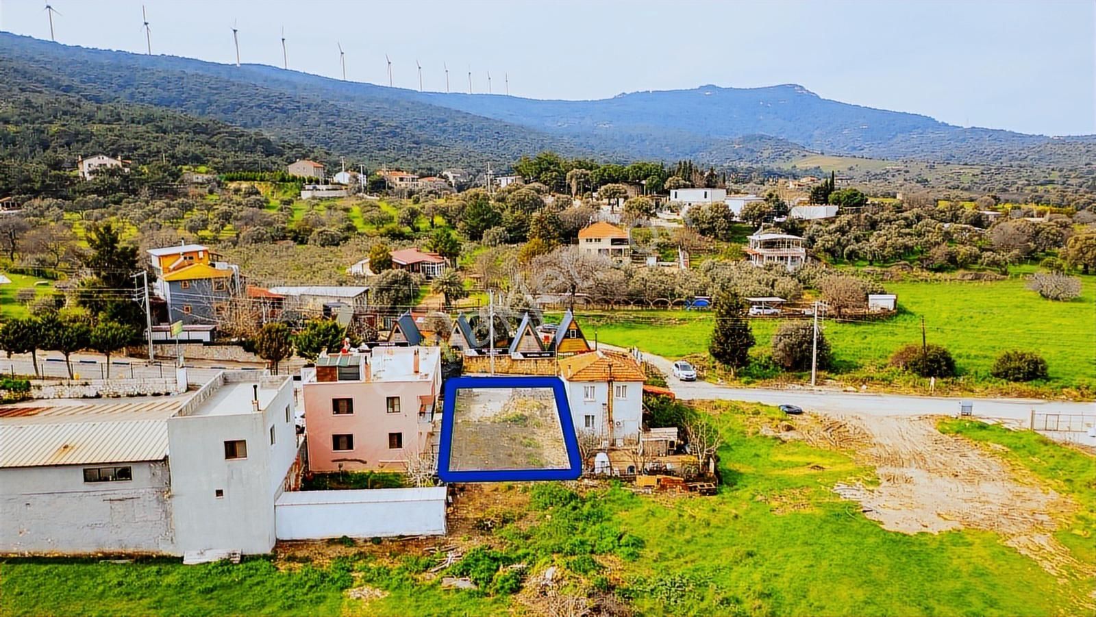 Foça Kozbeyli Köy Merkezinde Yol Üzeri Satılık Tarla - Görsel 31