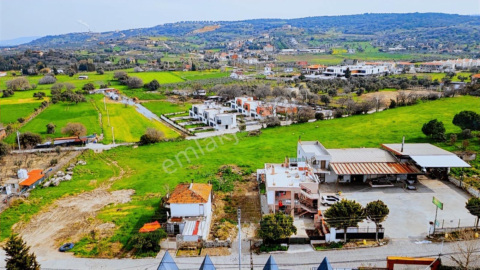 Foça Kozbeyli Köy Merkezinde Yol Üzeri Satılık Tarla - Görsel 6