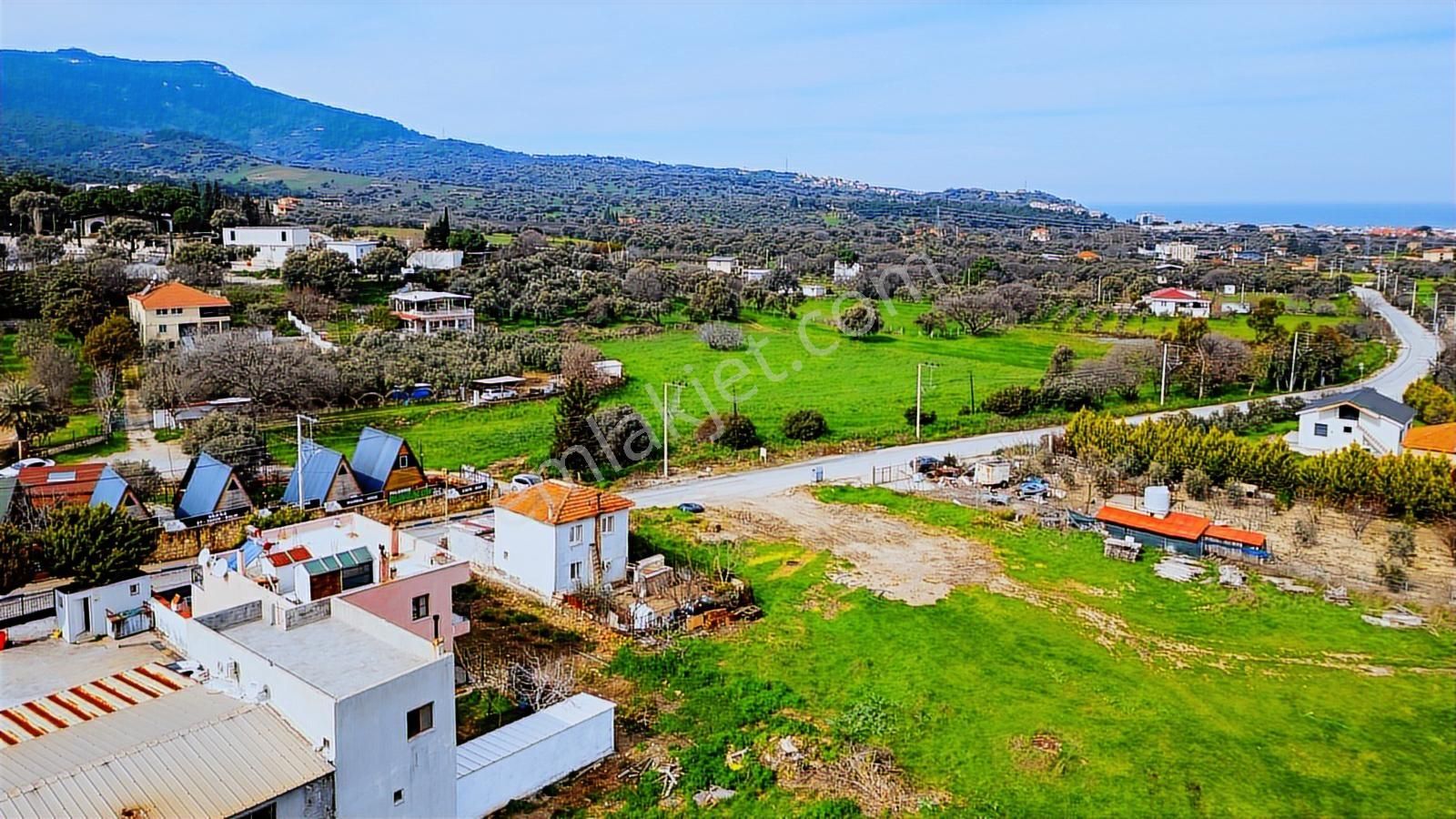Foça Kozbeyli Köy Merkezinde Yol Üzeri Satılık Tarla - Görsel 30
