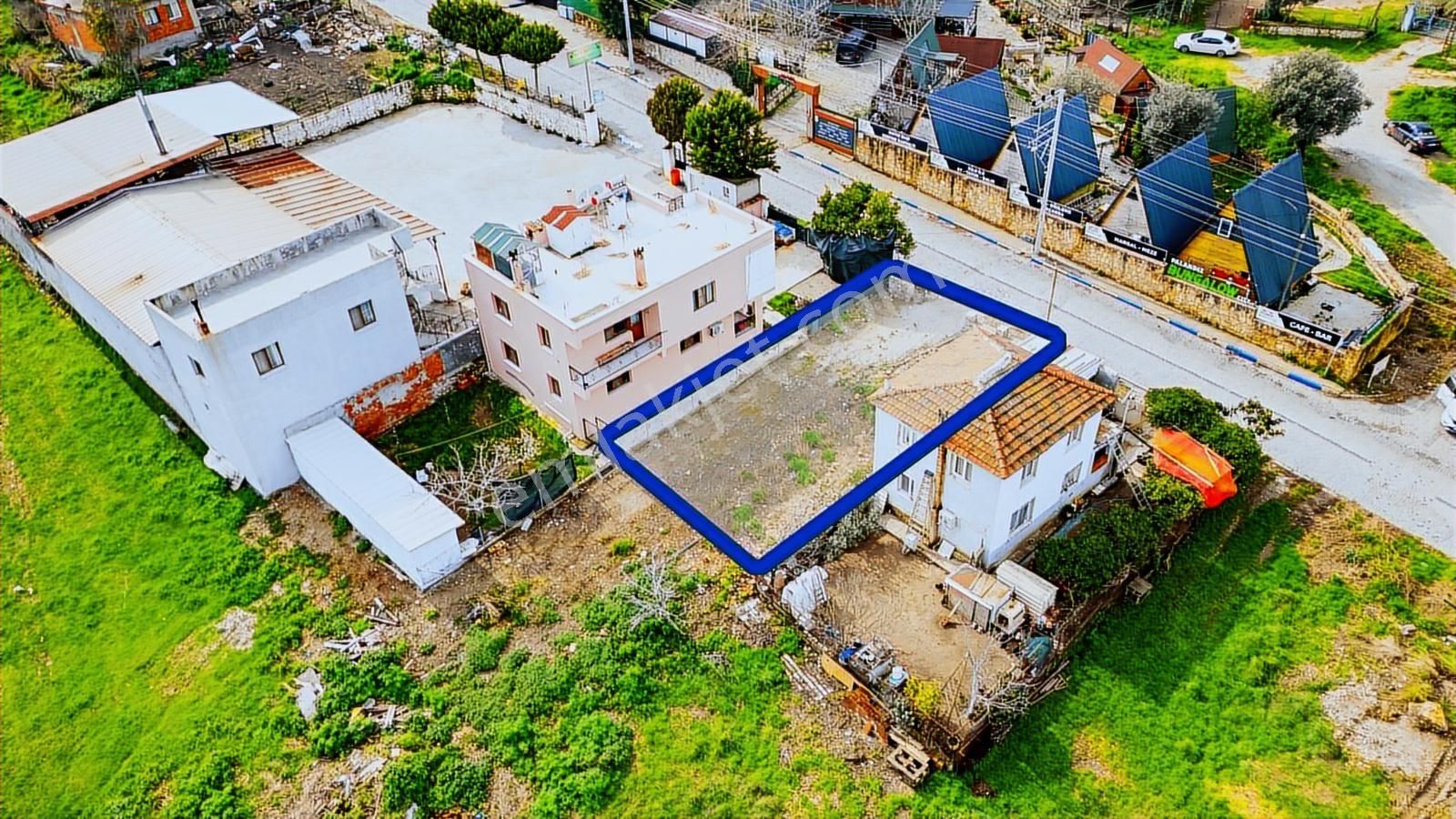 Foça Kozbeyli Köy Merkezinde Yol Üzeri Satılık Tarla - Görsel 34