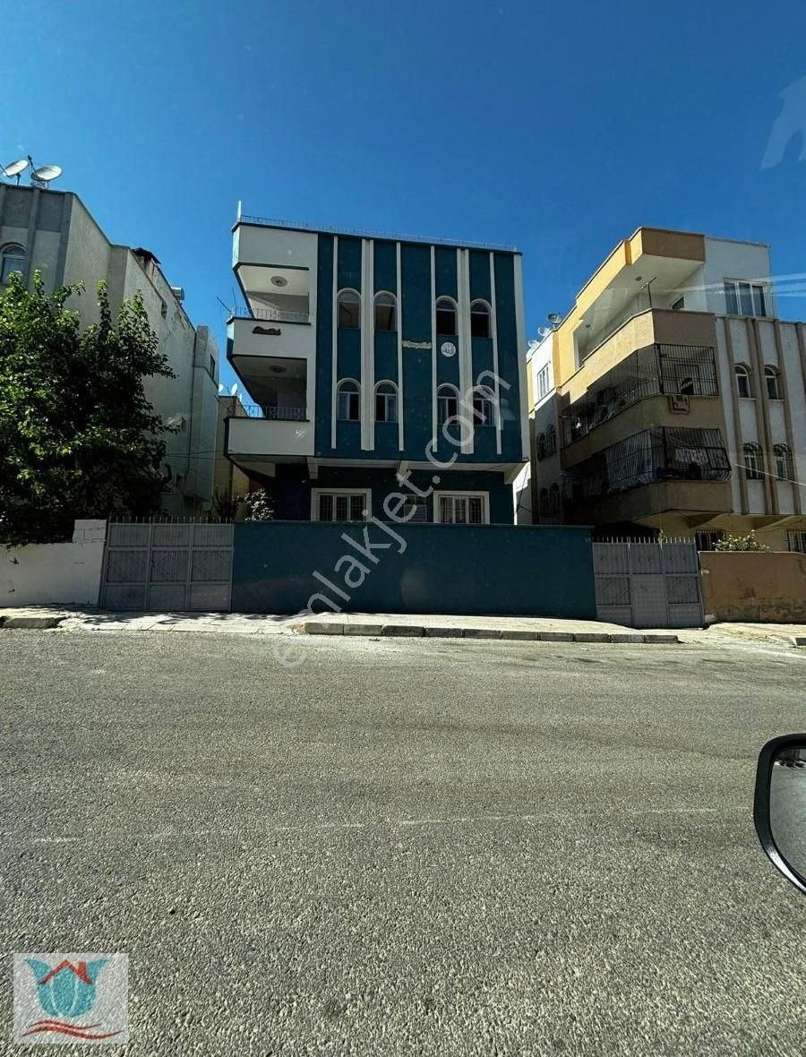 Gazikent'te Komple Yenilenmiş Müstakil Bina