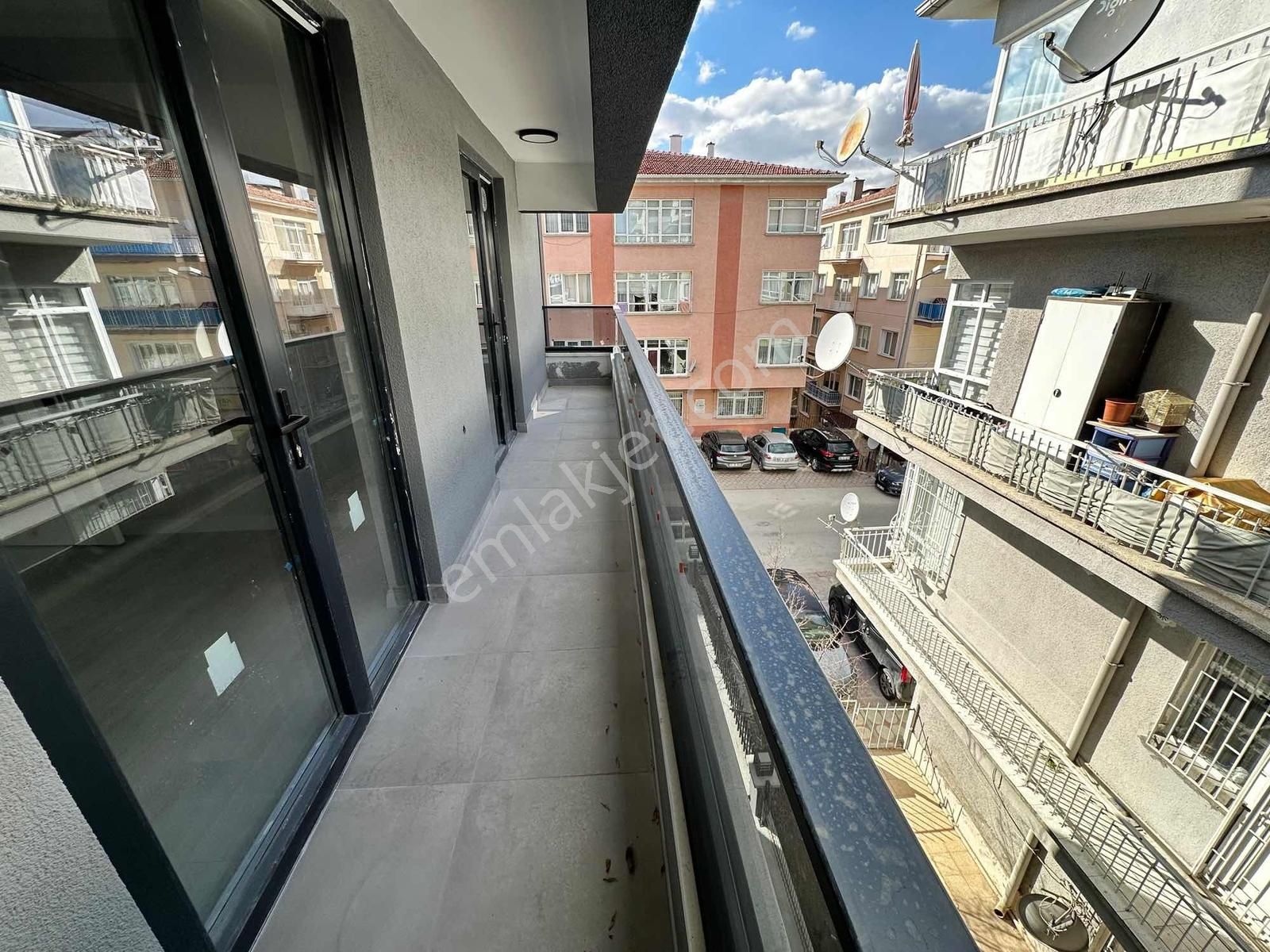 Ballıbaba Sokakta Kiralık Lüks Daireler - Görsel 11