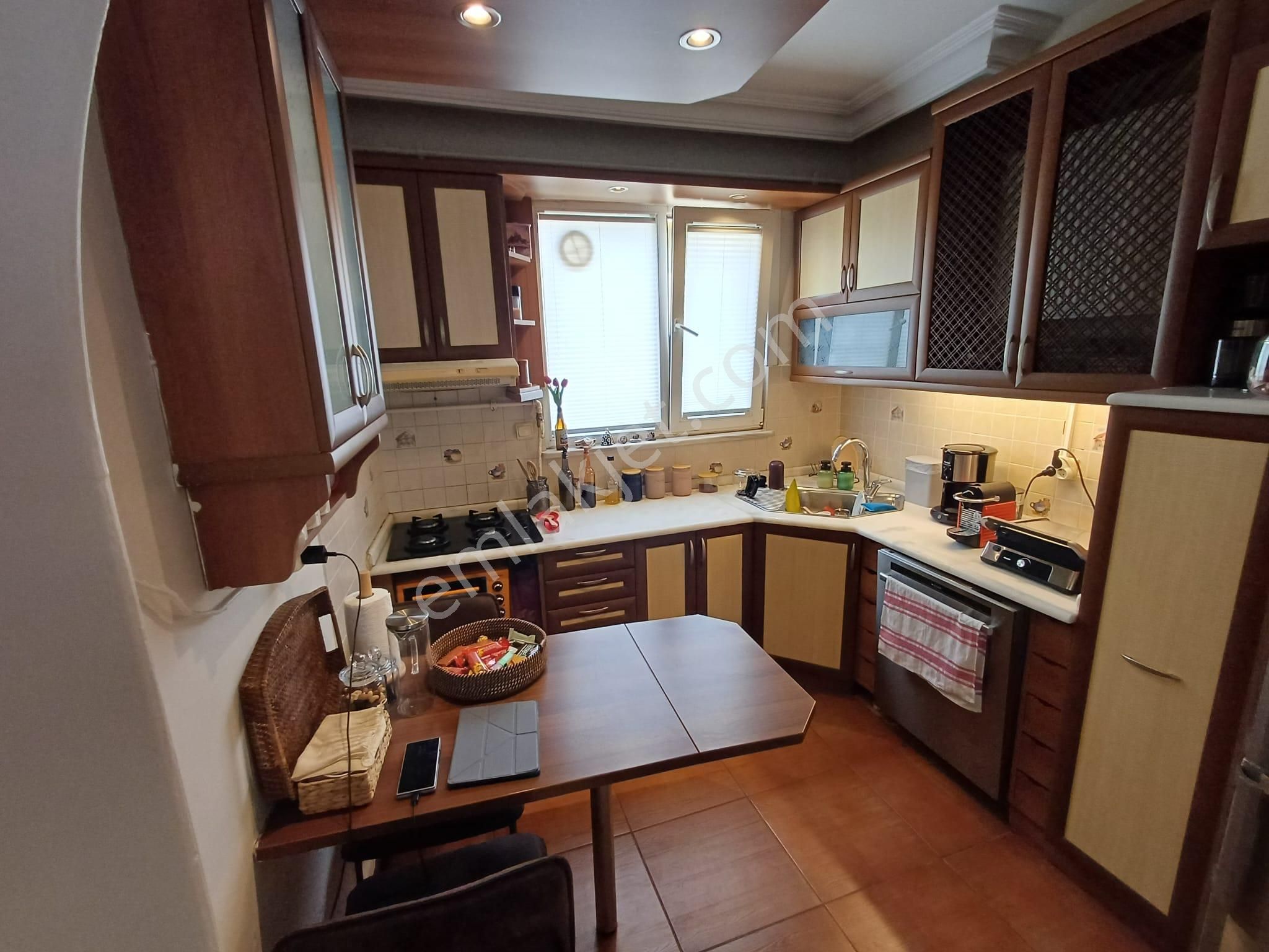 Ataşehir İçerenköy 3+1 Satılık Arakat Daire,​ - Görsel 26