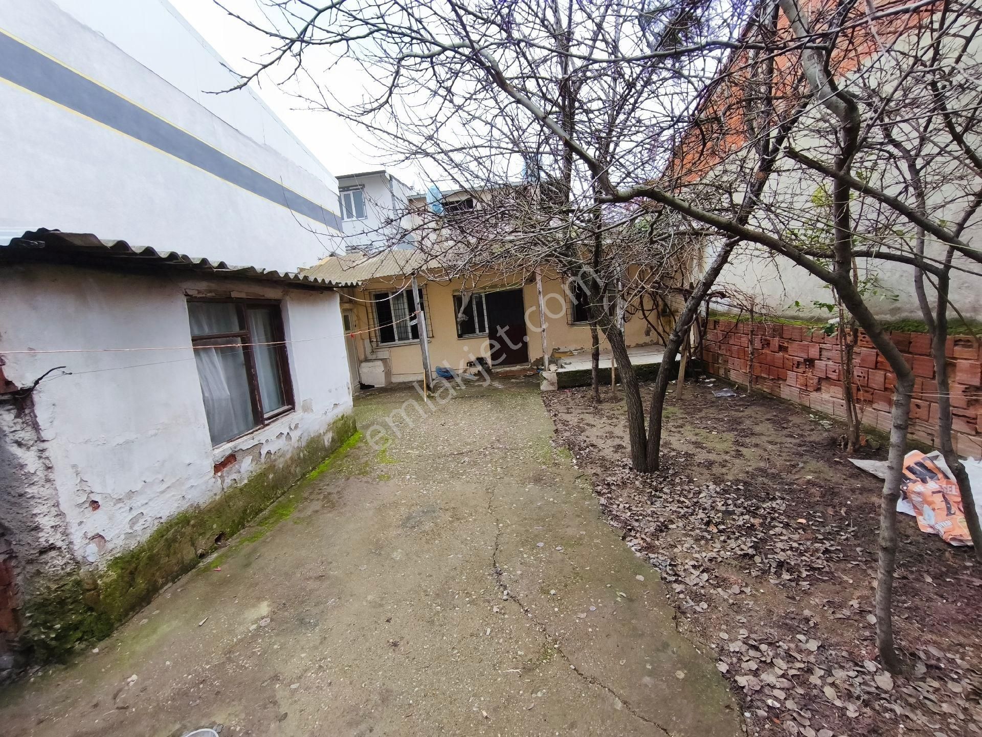 Mustakil Bahçeli Ev