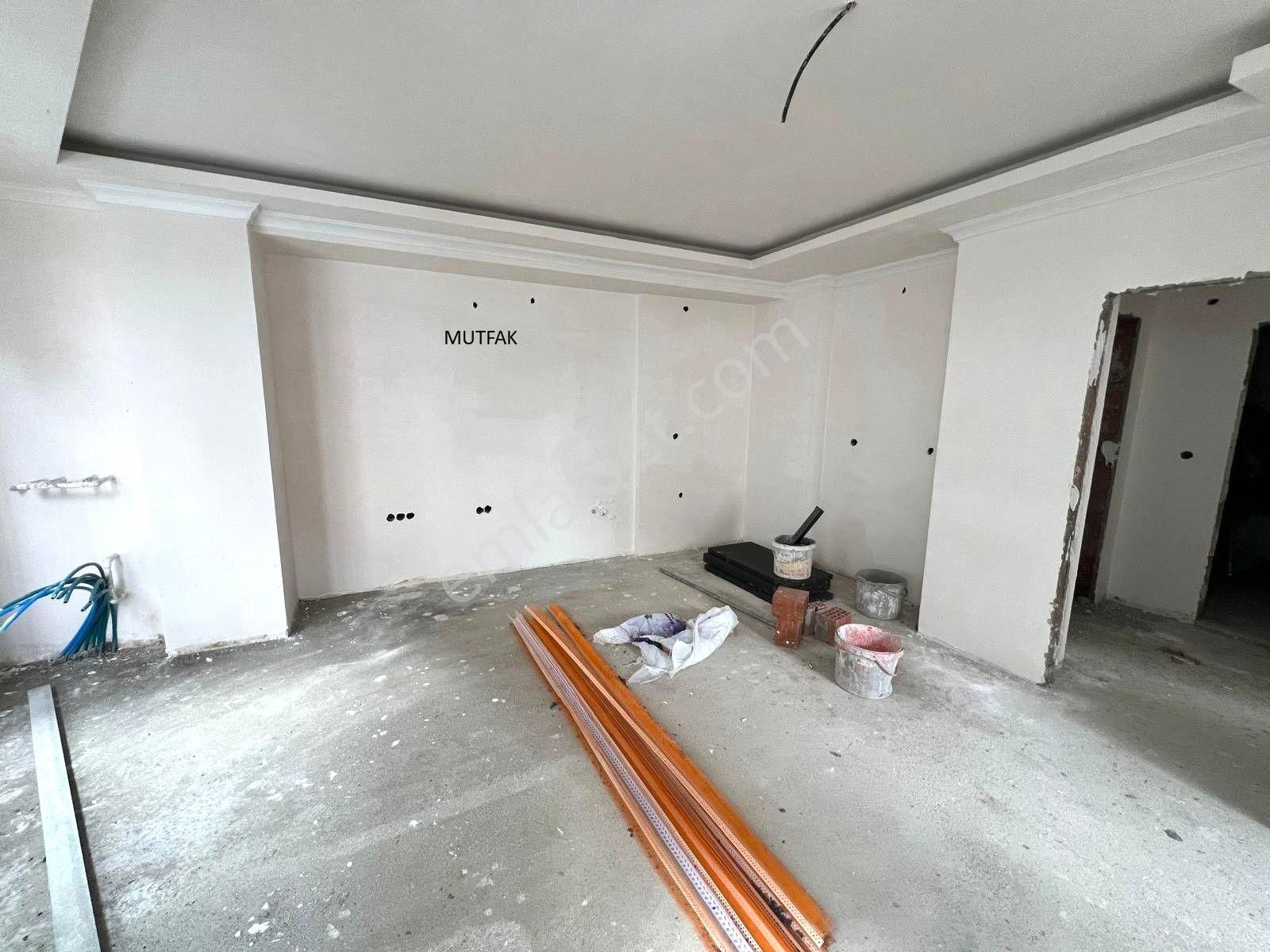 Nest'ten Sefaköy Merkez'de 2+1 65m2 Ön Cephe Uygun Arakat Daire