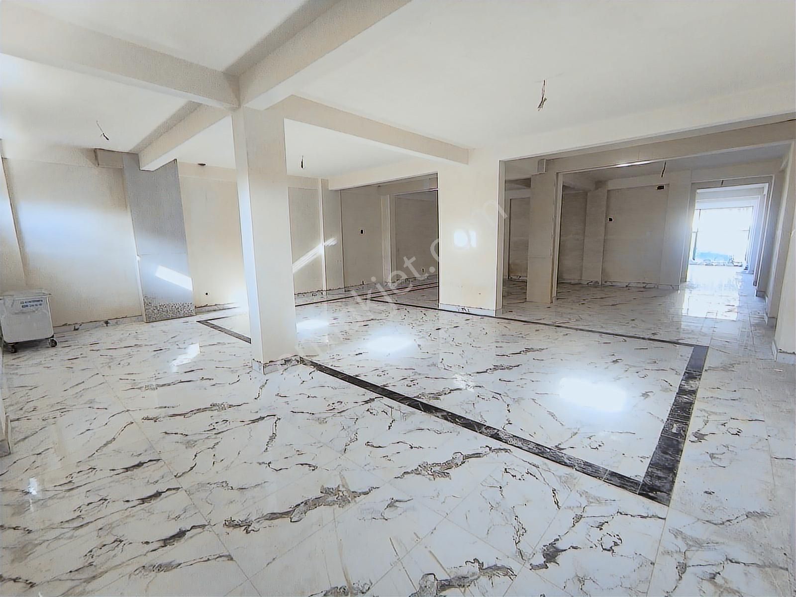 Turkuaz'dan Bankalar Caddesi Üzeri 450m2 Kiralık Çift Dükkan - Görsel 3