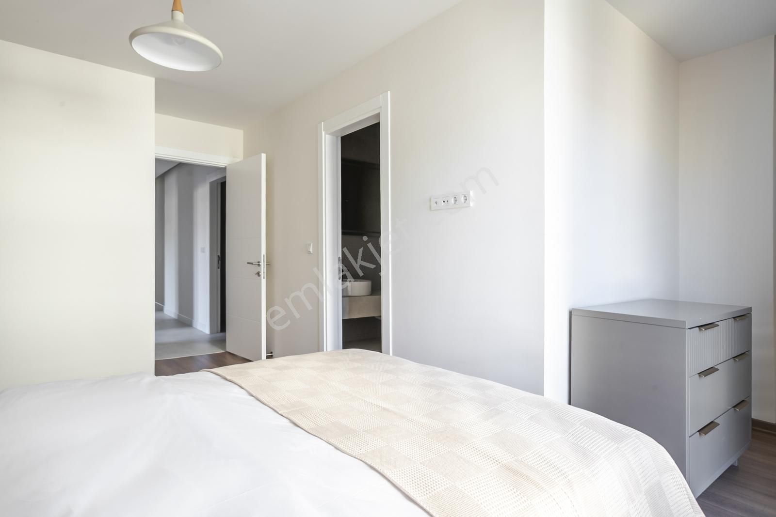 Acıbadem'de Sıfır Binada, Balkonlu, Geniş Ve Full Eşyalı Kiralık - Görsel 33
