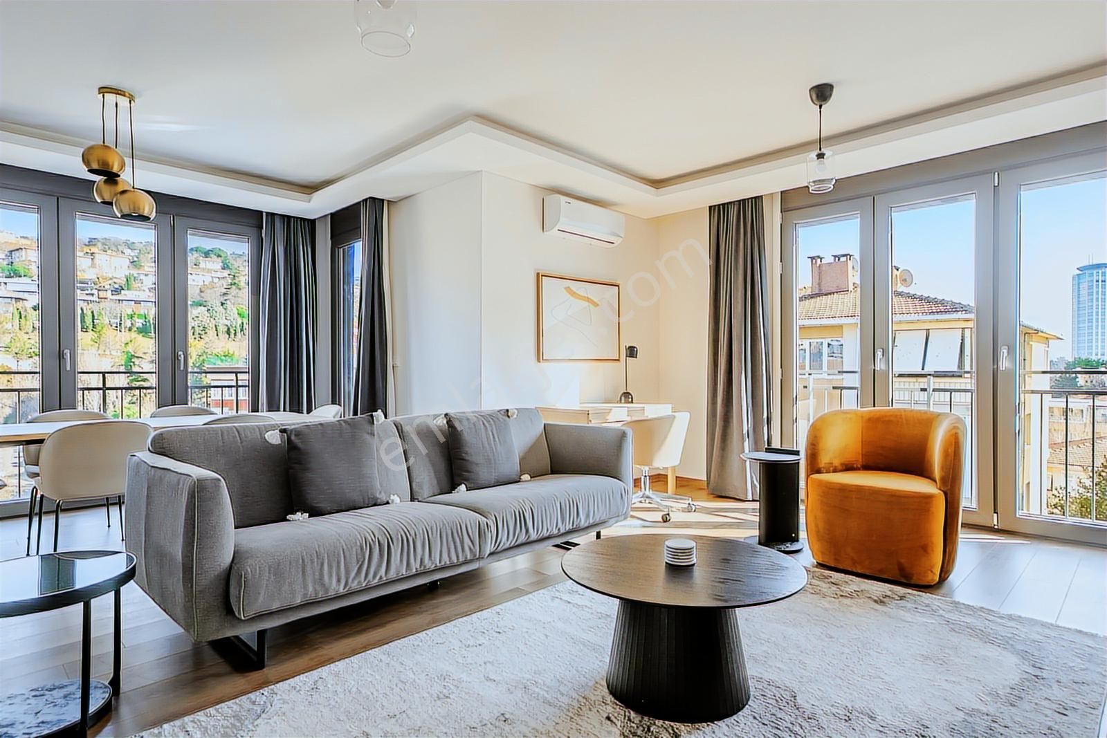 Acıbadem'de Sıfır Binada, Balkonlu, Geniş Ve Full Eşyalı Kiralık