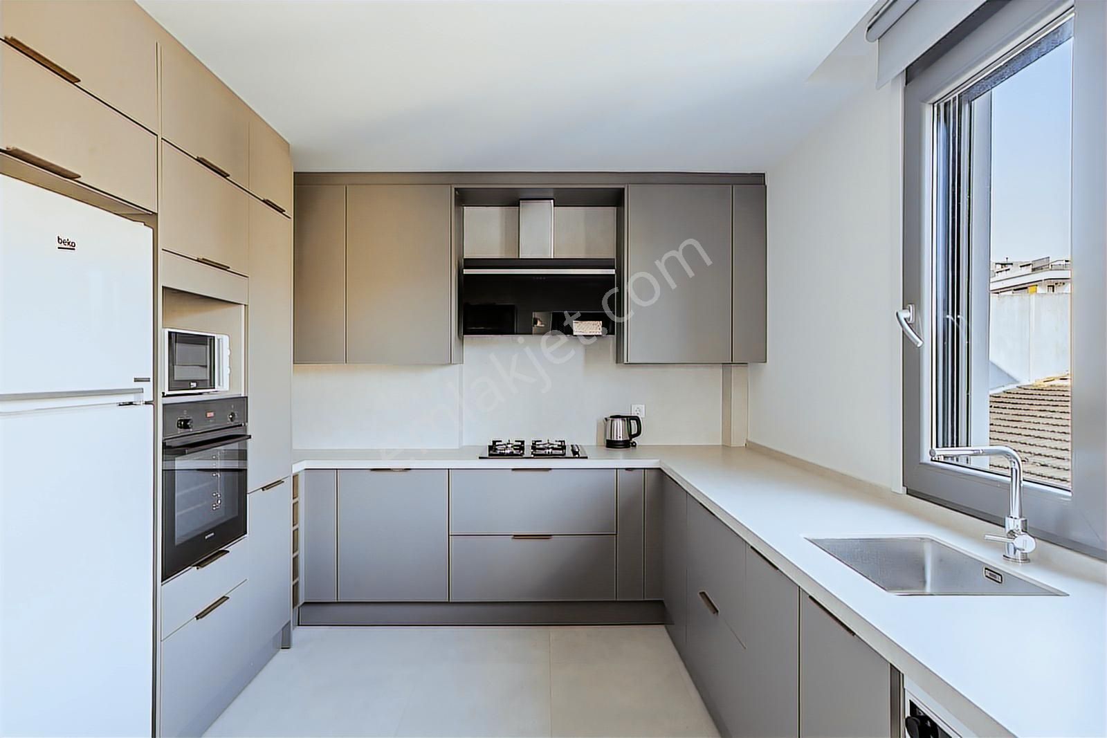 Acıbadem'de Sıfır Binada, Balkonlu, Geniş Ve Full Eşyalı Kiralık - Görsel 3