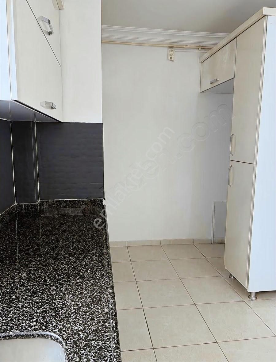 Serik Salı Pazarında Havuzlu Sitede 2+1 Doğalgazlı Kiralık Daire - Görsel 3